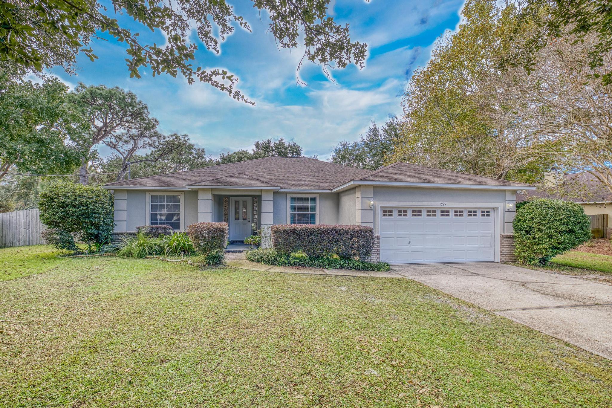 HOLLEY BY THE SEA - Residential