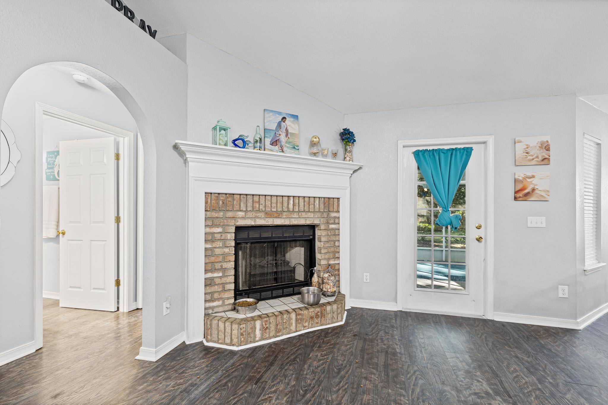 HOLLEY BY THE SEA - Residential