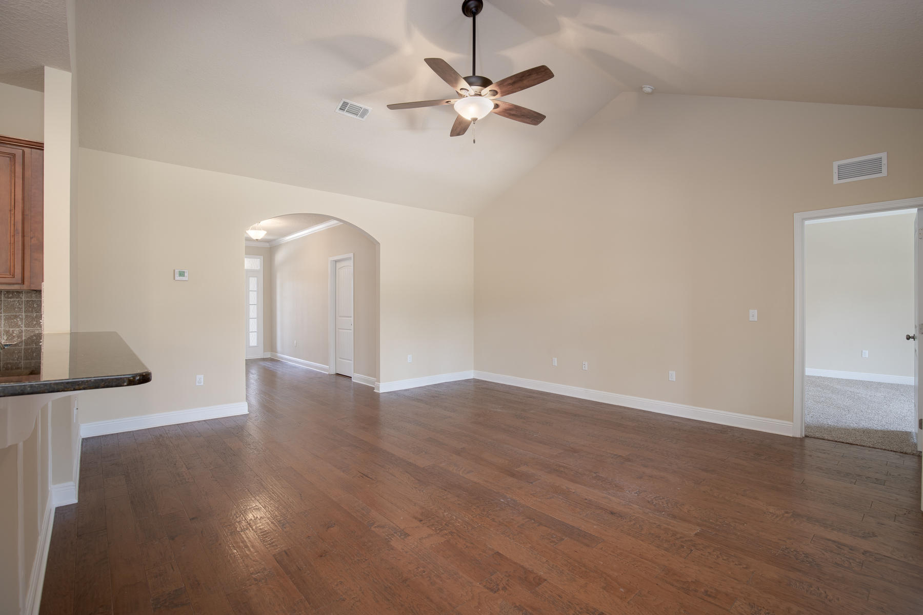 WHISPERING LAKE - Residential