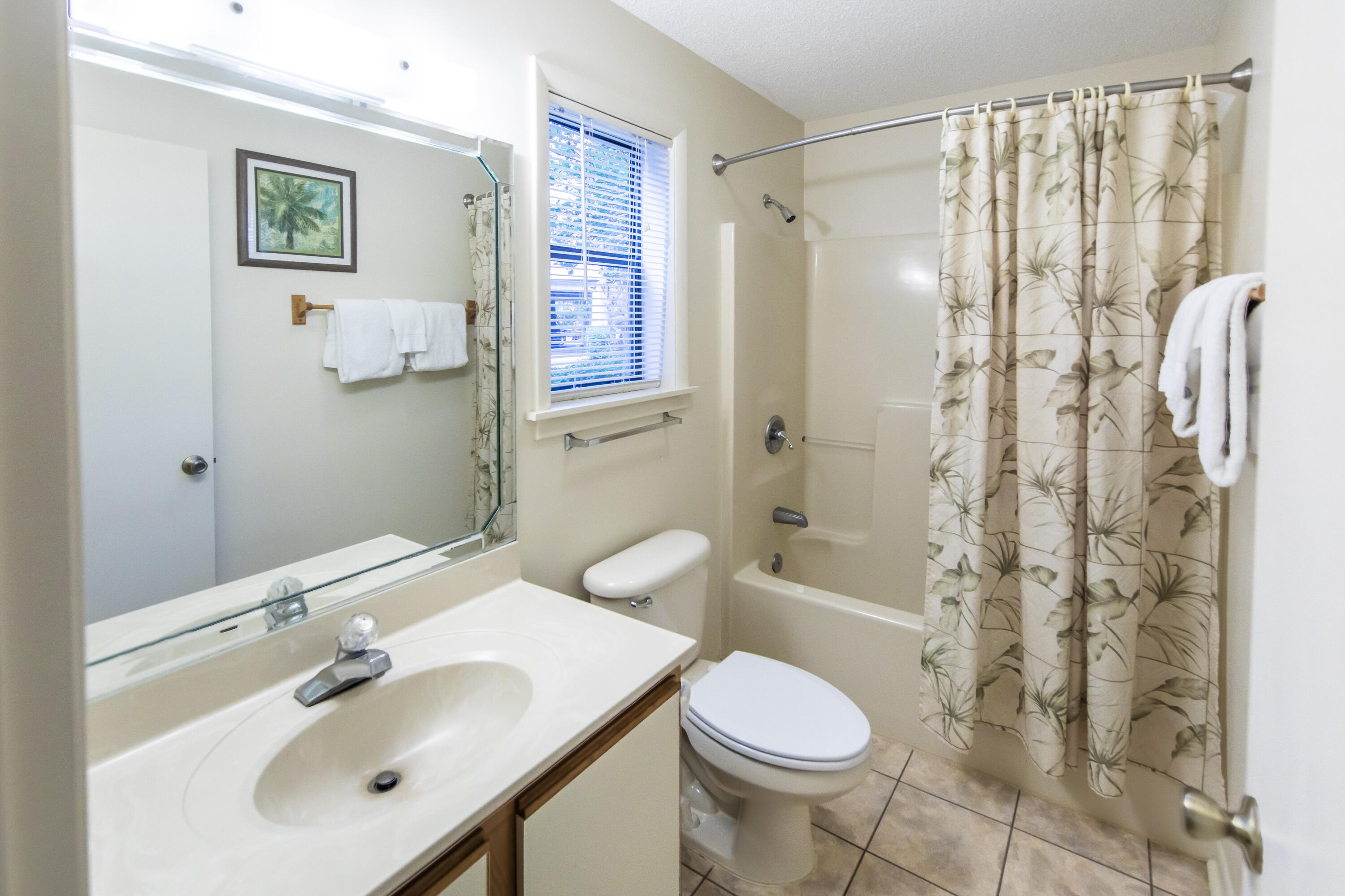 BEACHWOOD VILLAS CONDO PH 2 - Residential