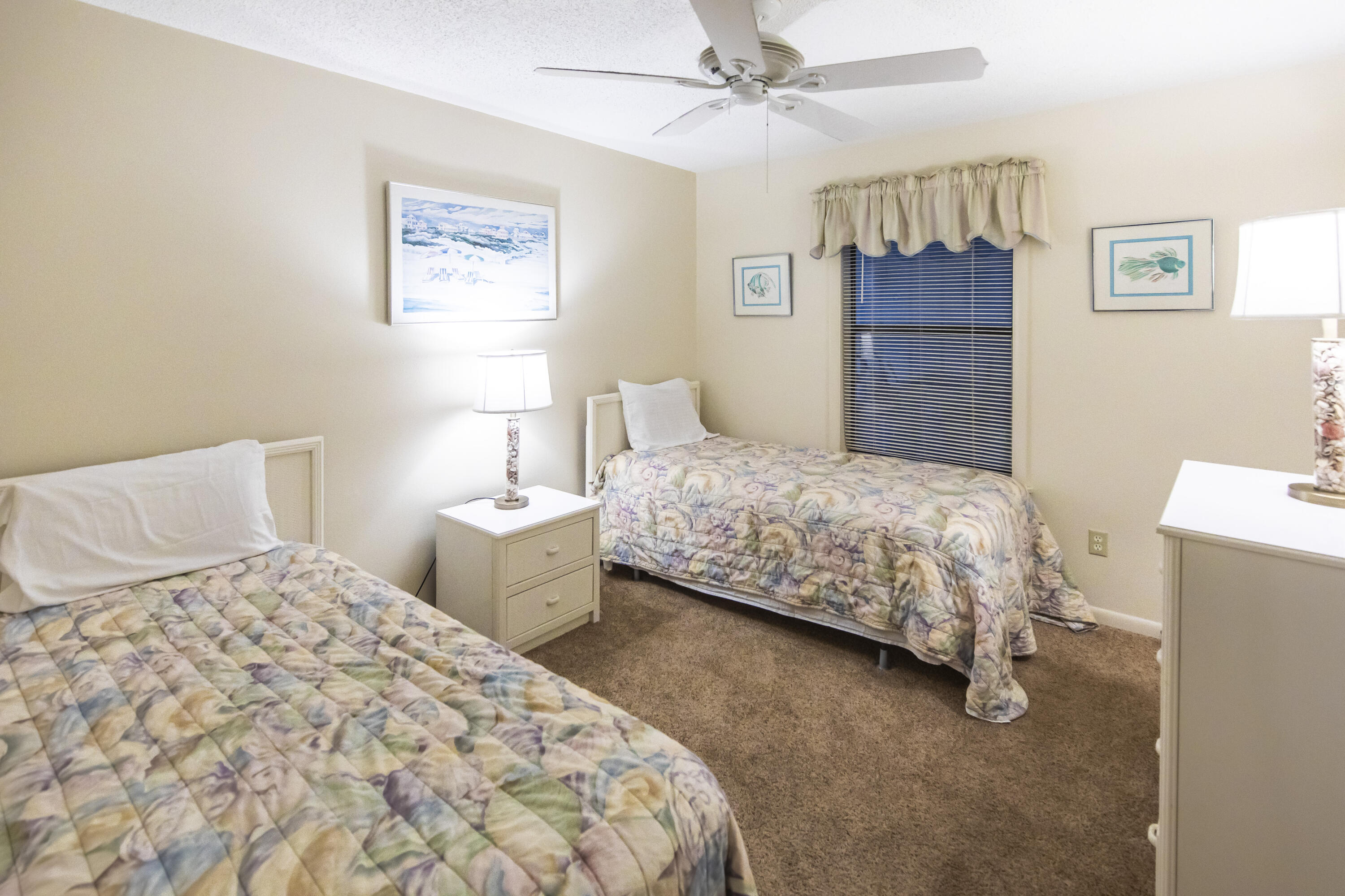 BEACHWOOD VILLAS CONDO PH 2 - Residential