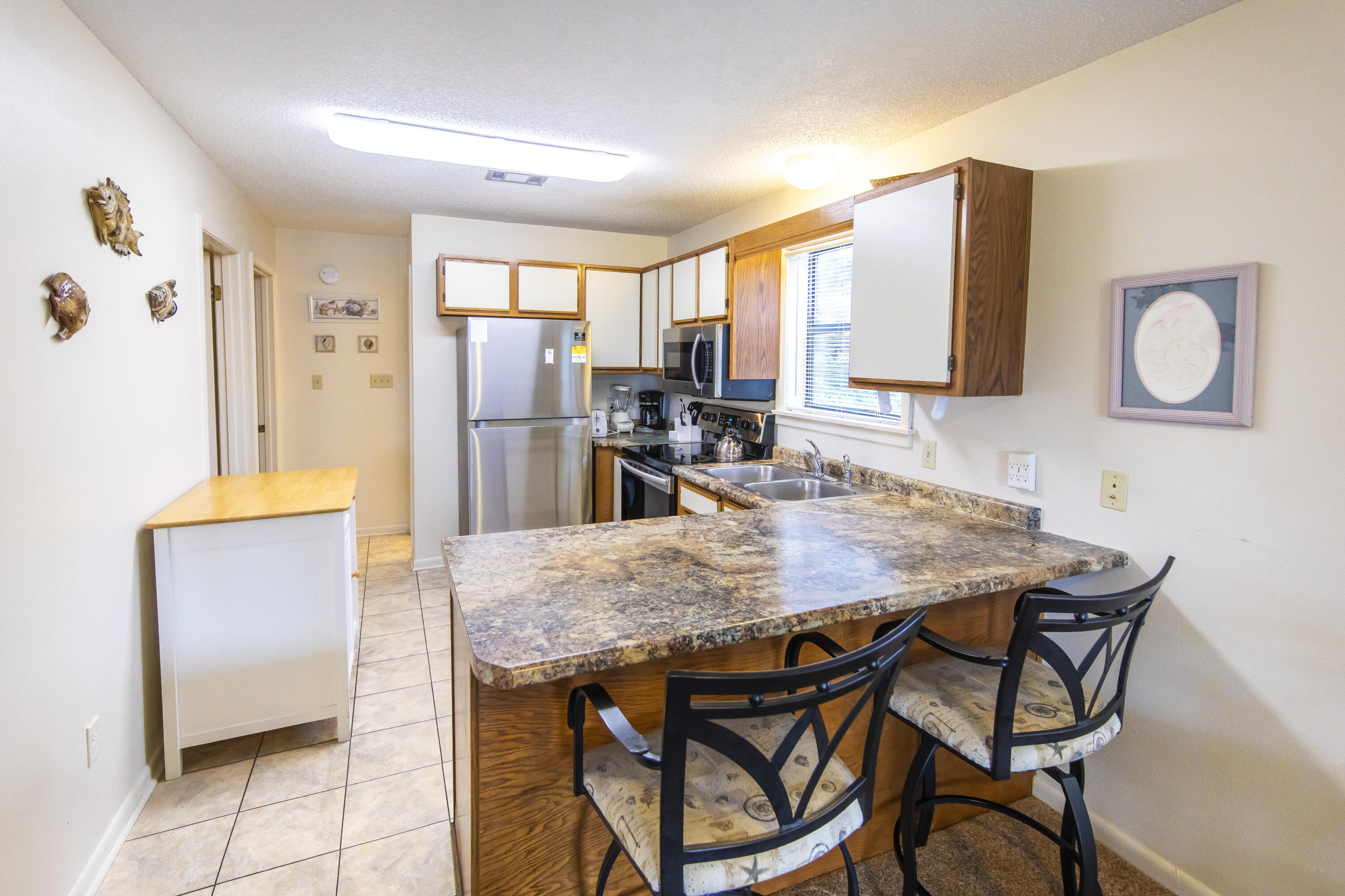 BEACHWOOD VILLAS CONDO PH 2 - Residential