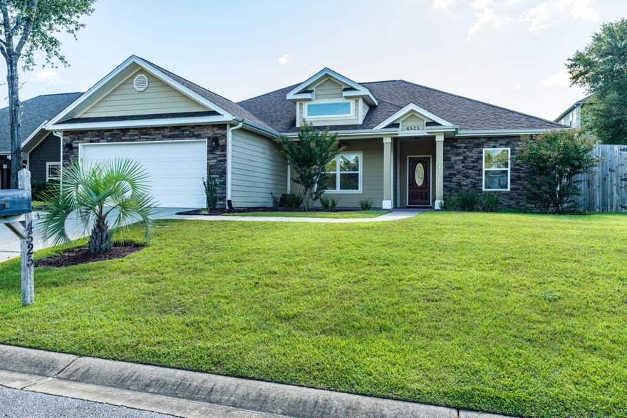 LOCATION, LOCATION!! This beautiful home is located South of I-10. It is the closest subdivision to Duke Field!  Open floor plan, features include 9' ceilings, all wood cabinetry in kitchen, granite countertops, and a beautiful raised breakfast bar. Master bath has a large walk-in closet, garden tub, double vanities, and a separate shower. This 4 bedroom 2 bath won't last long! Call and make your appointment to see this beautiful home!