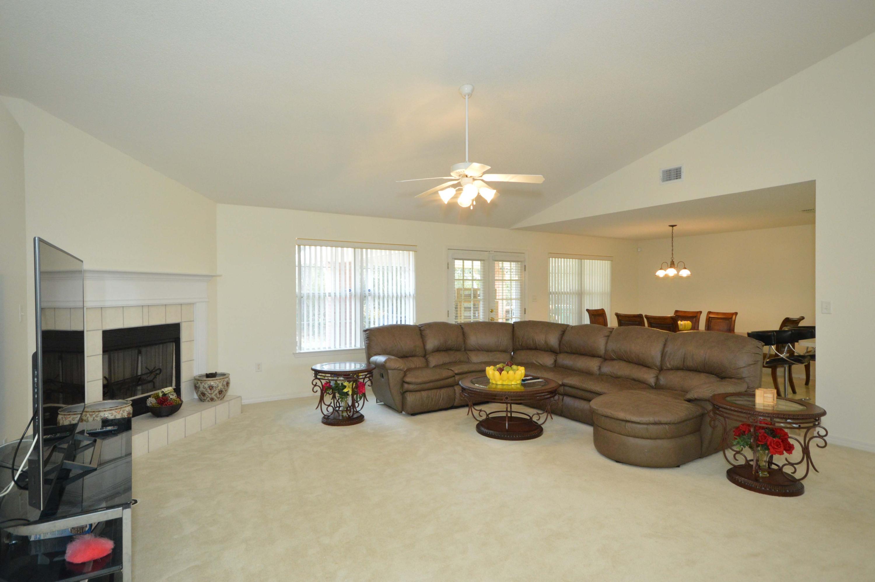 HAMPTON RIDGE - Residential