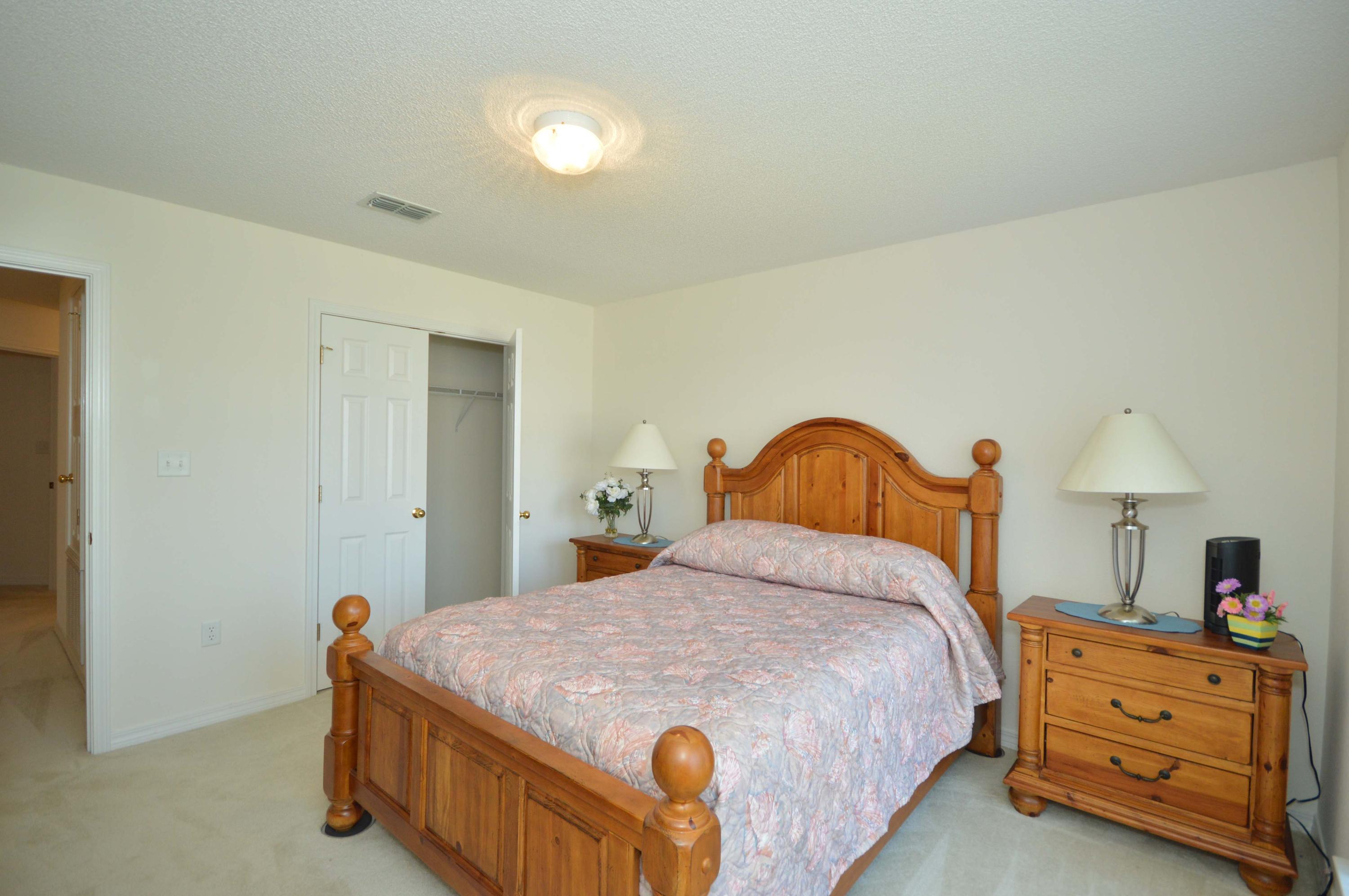 HAMPTON RIDGE - Residential