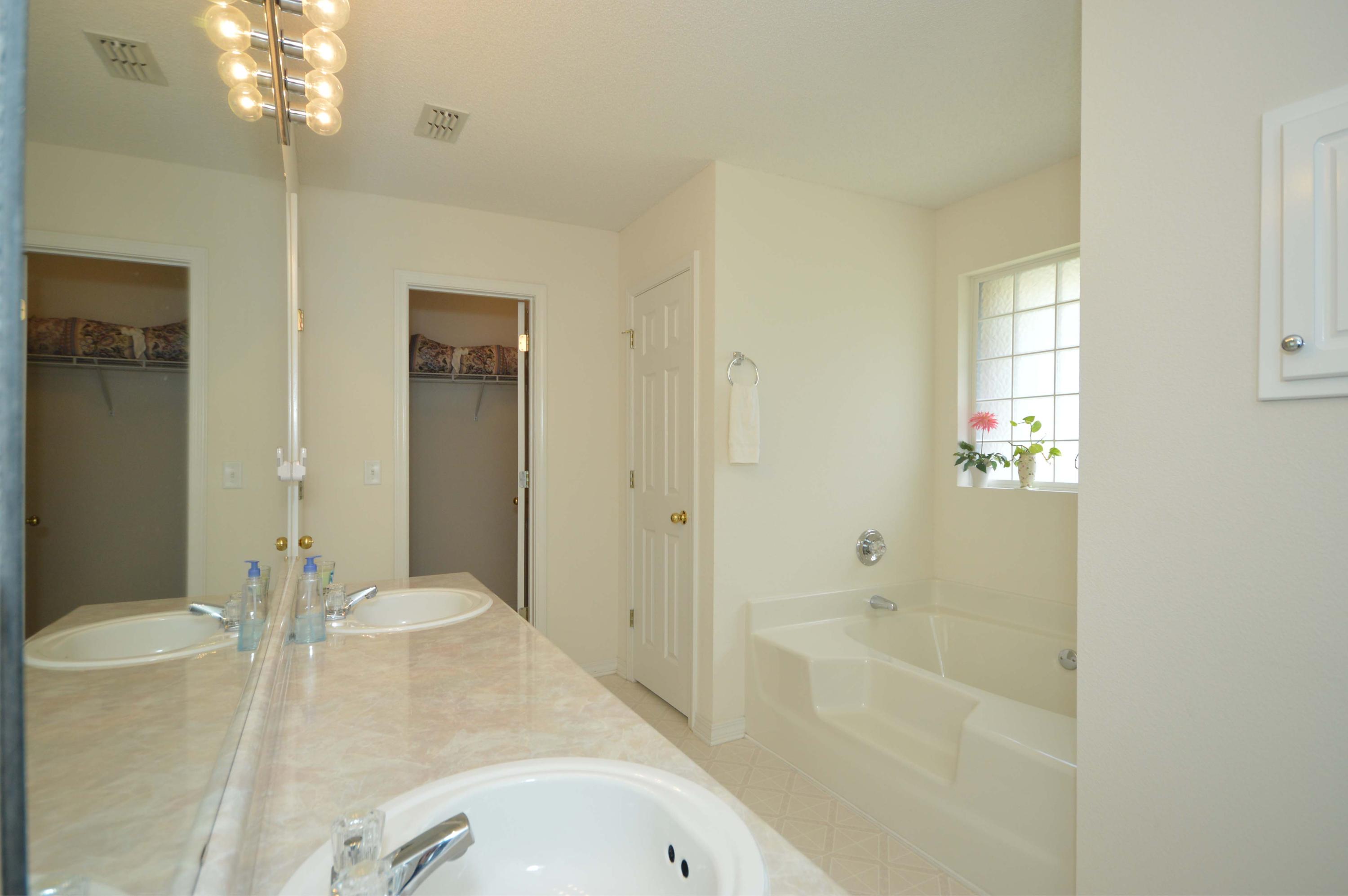 HAMPTON RIDGE - Residential