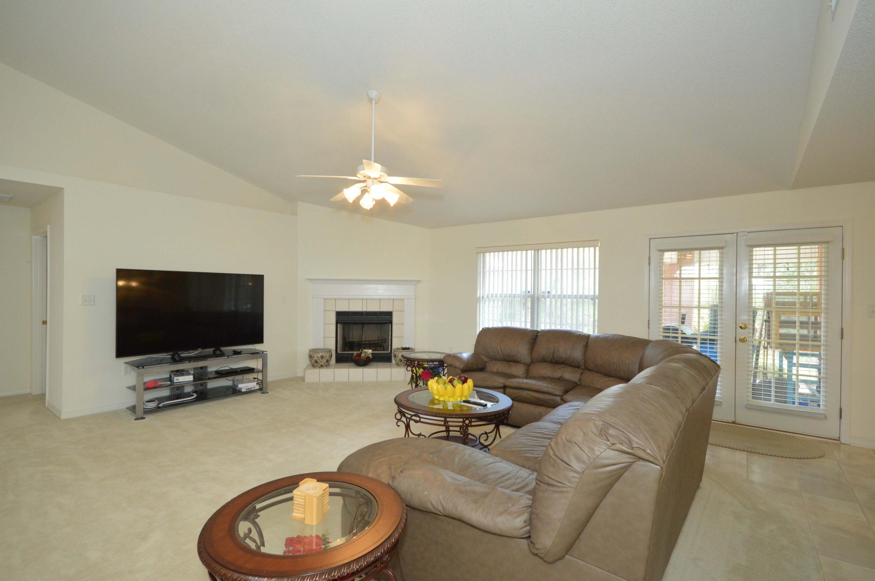 HAMPTON RIDGE - Residential