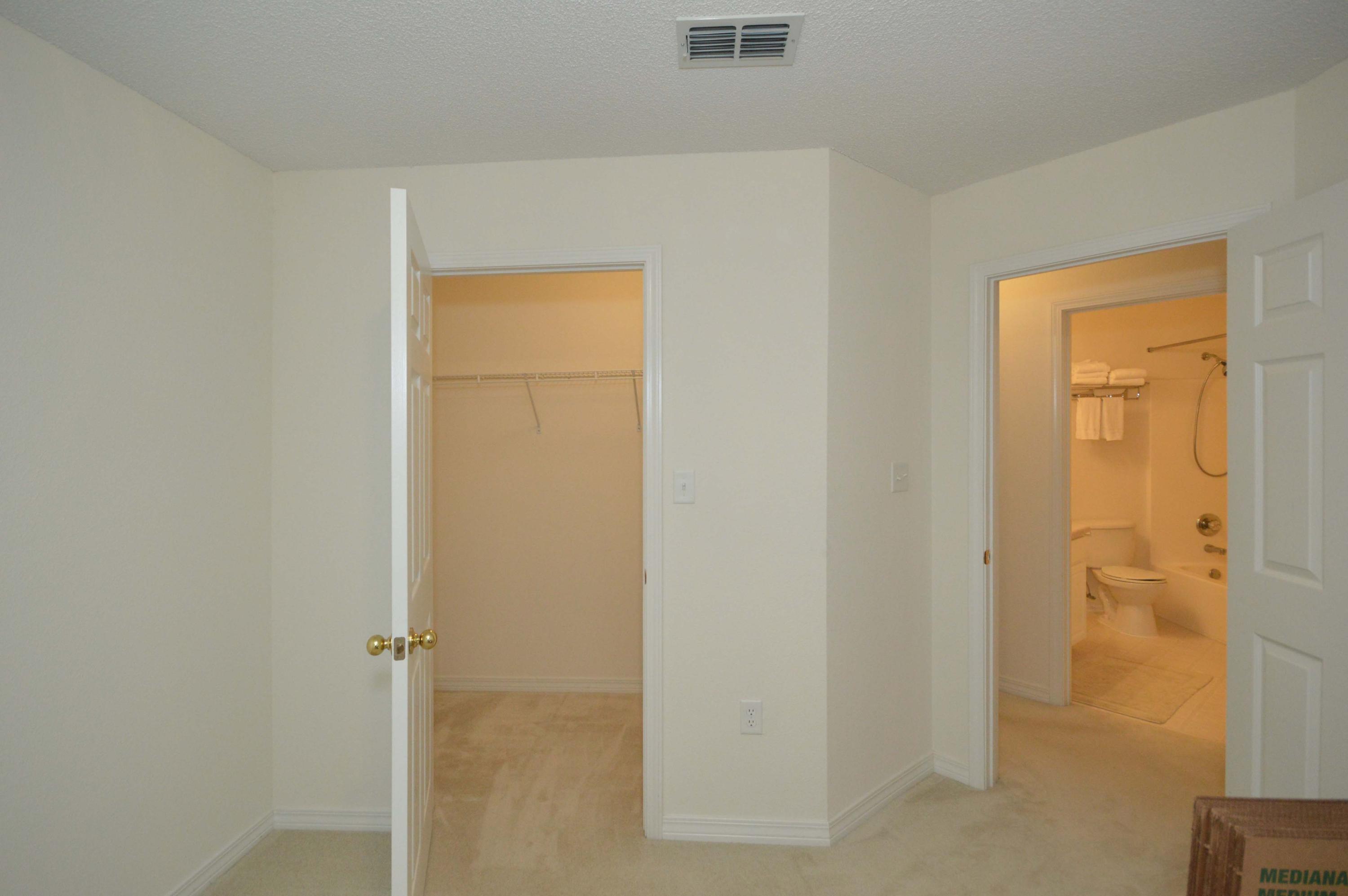 HAMPTON RIDGE - Residential