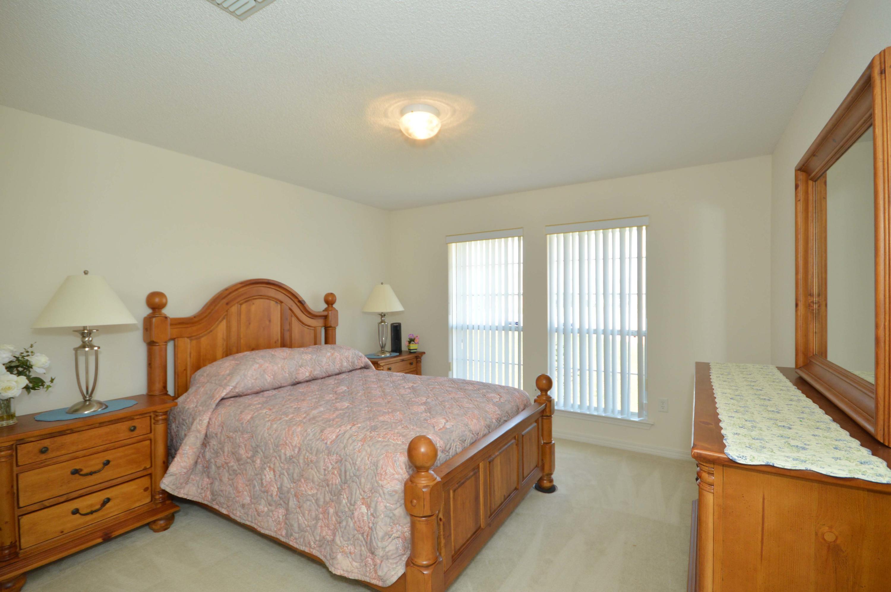 HAMPTON RIDGE - Residential