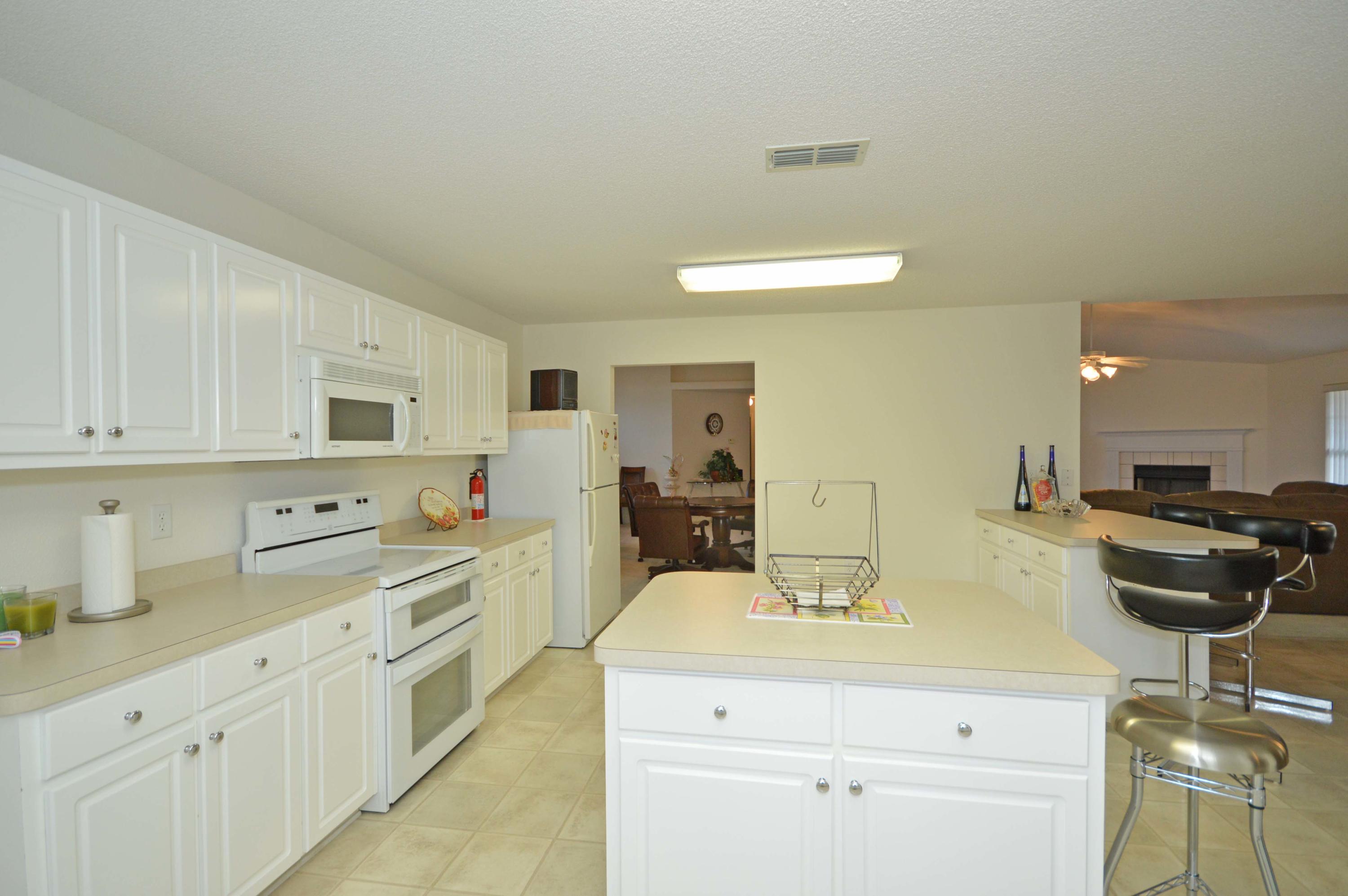 HAMPTON RIDGE - Residential