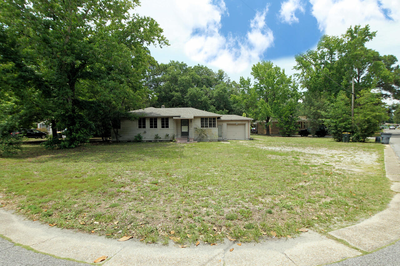 New Roof & front porch roof installed Nov 2020! HUGE Corner Lot is a third of an acre with 2 storage sheds. 3 Bed 1 Bath with 1 car garage in highly sought after Garniers Beach neighborhood. Within walking distance, only 2 short blocks to neighborhood beach, boat launch, picnic area & playground with public restrooms. Conveniently located in the heart of FWB and just minutes to both bases. Hurry this one won't last long!