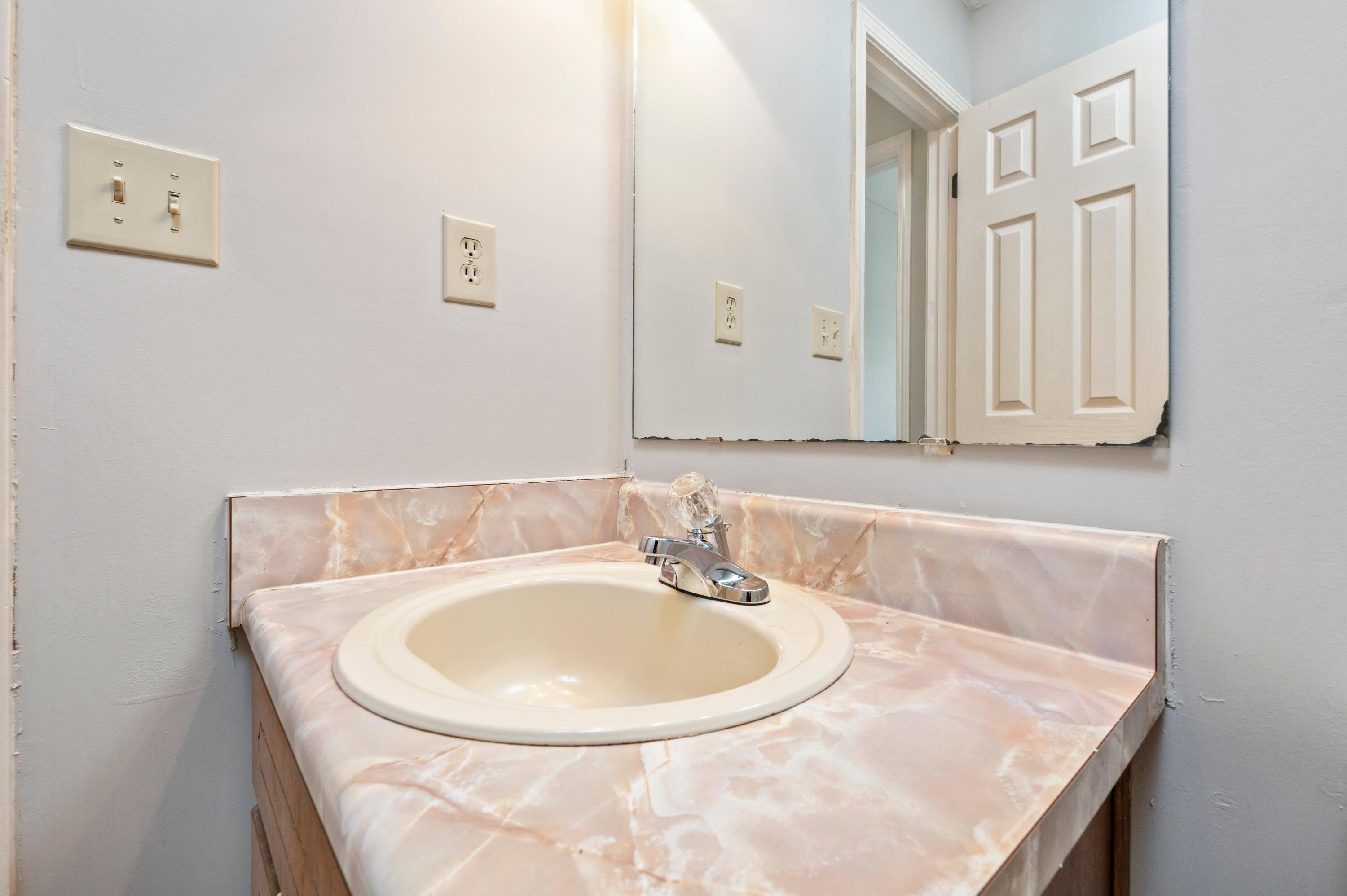 COUNTRYVIEW ESTATES 3RD ADDN - Residential Lease