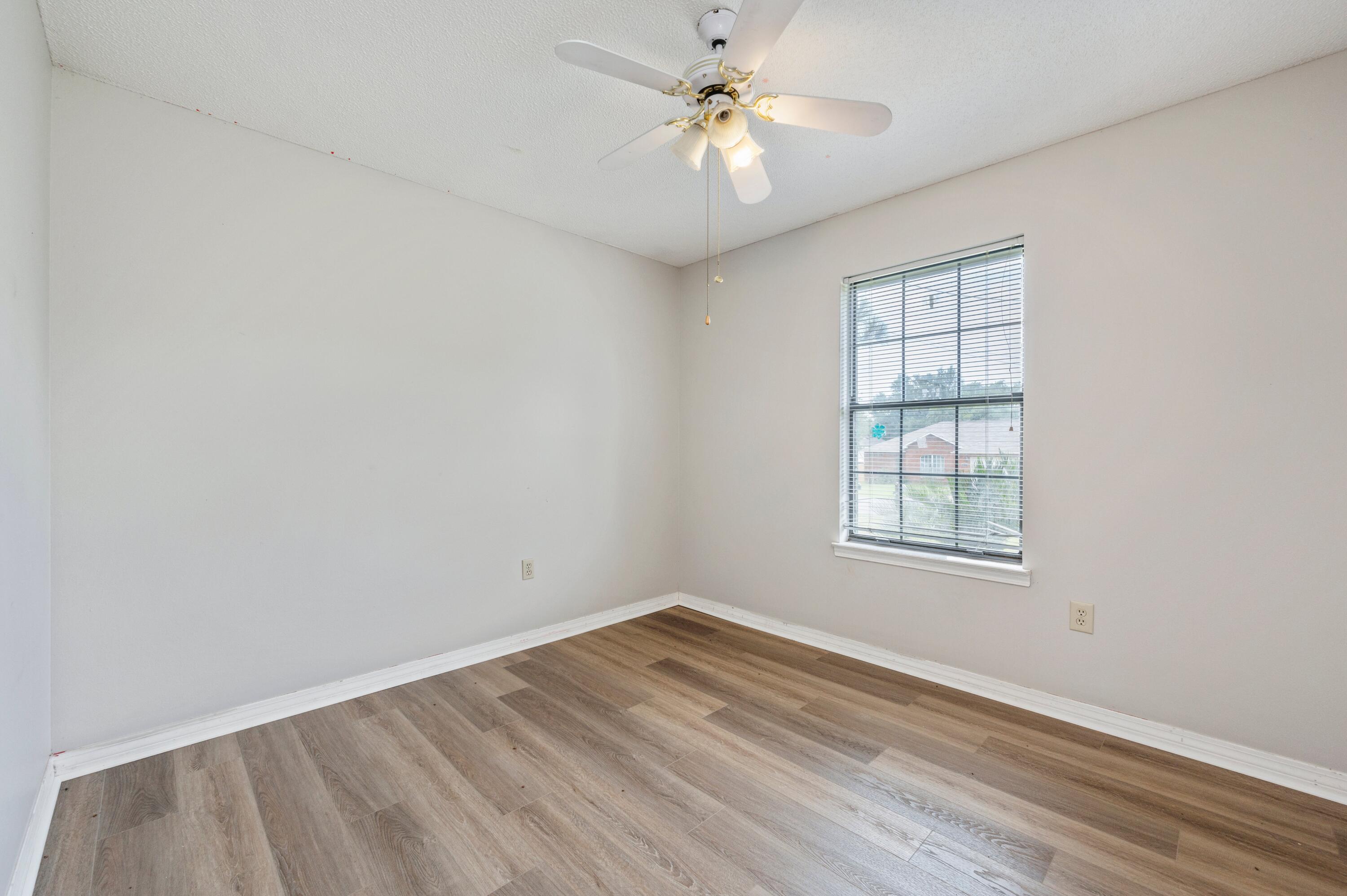 COUNTRYVIEW ESTATES 3RD ADDN - Residential Lease