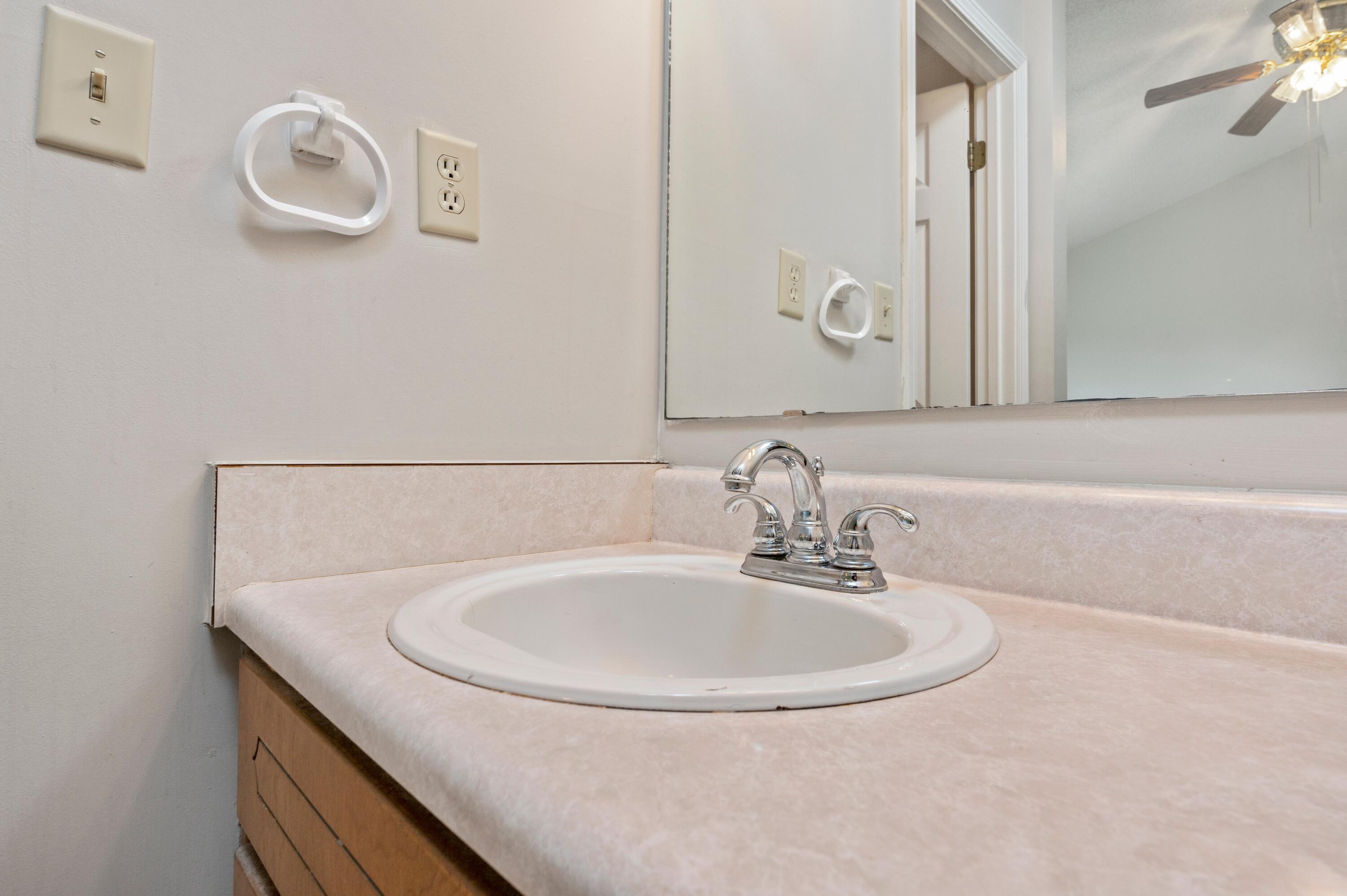 COUNTRYVIEW ESTATES 3RD ADDN - Residential Lease