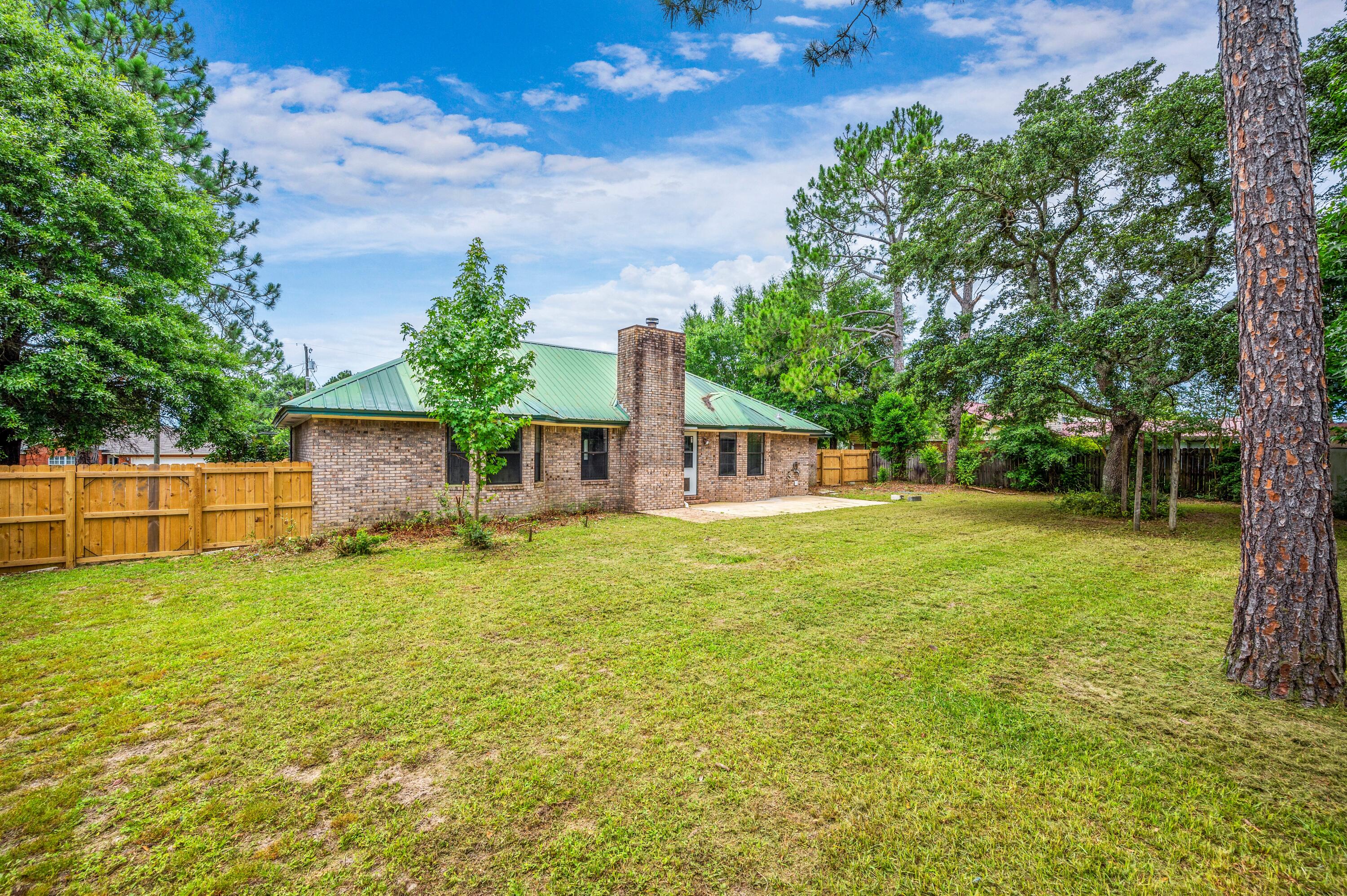 COUNTRYVIEW ESTATES 3RD ADDN - Residential Lease