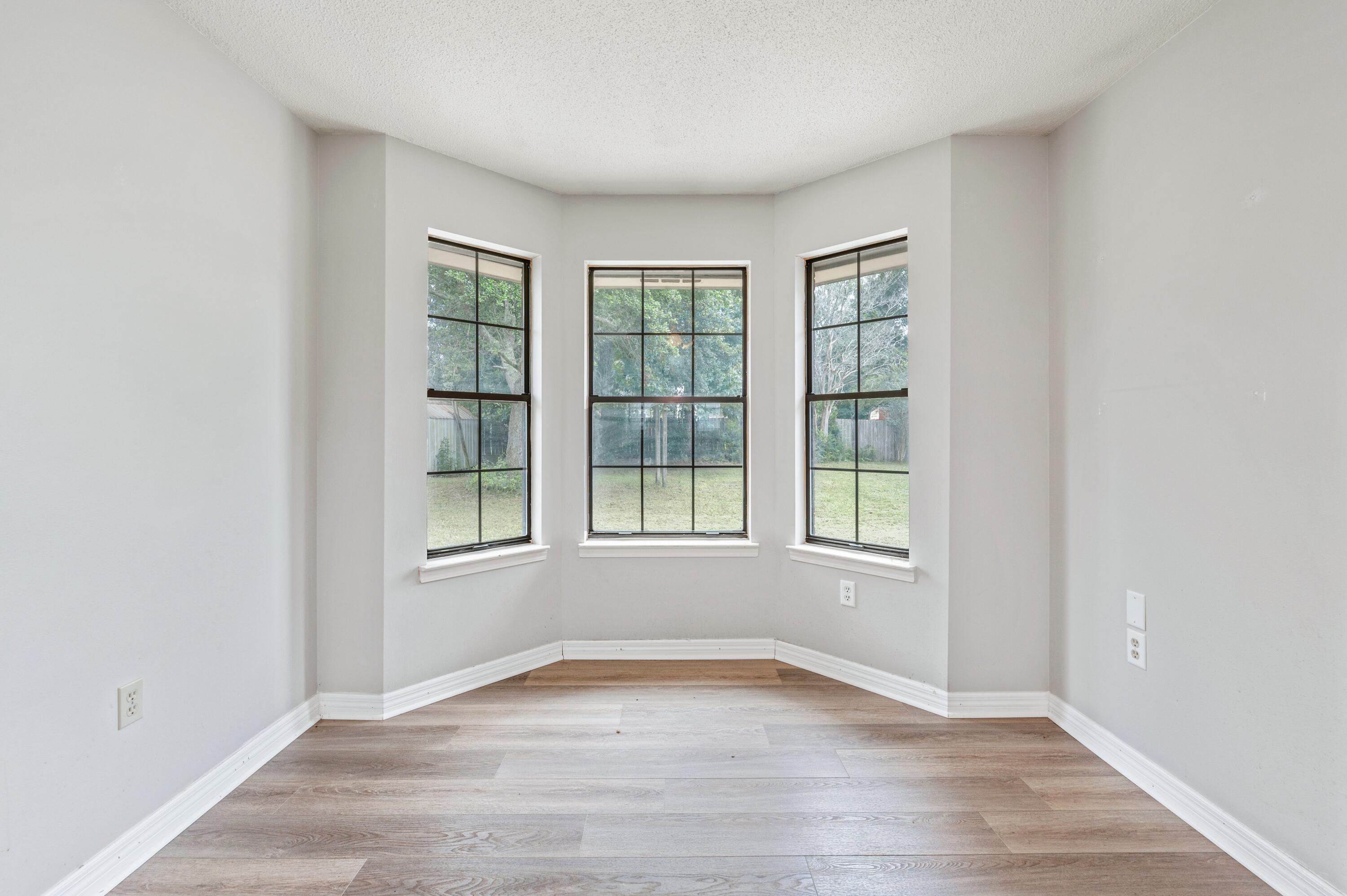 COUNTRYVIEW ESTATES 3RD ADDN - Residential Lease