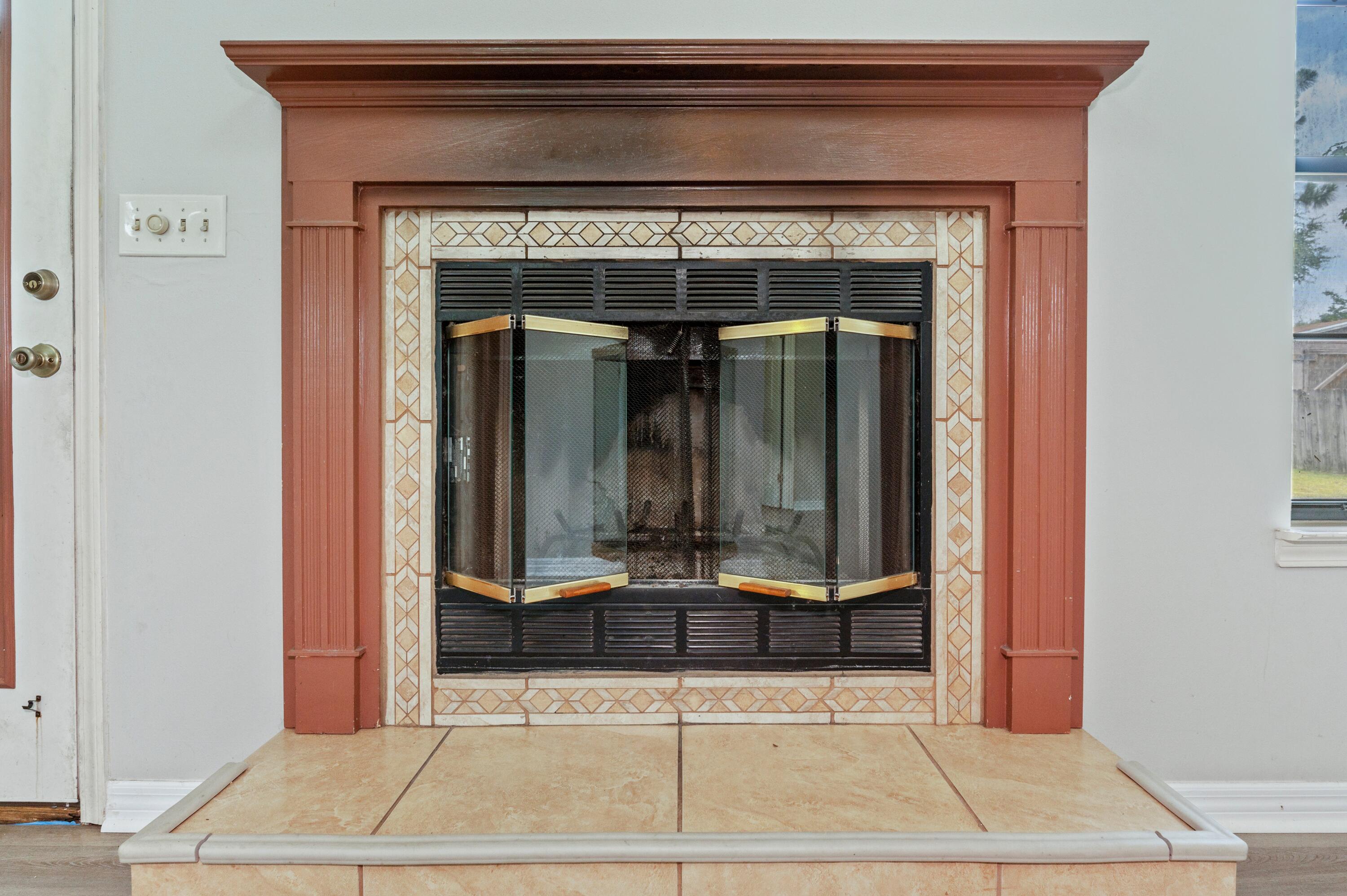 COUNTRYVIEW ESTATES 3RD ADDN - Residential Lease