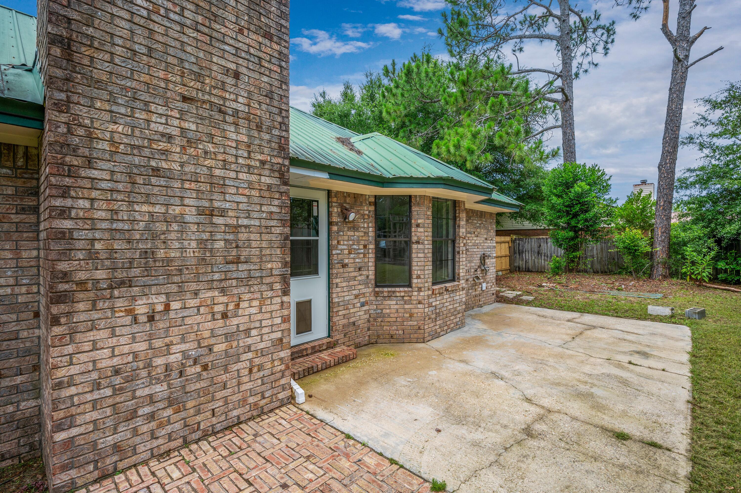 COUNTRYVIEW ESTATES 3RD ADDN - Residential Lease