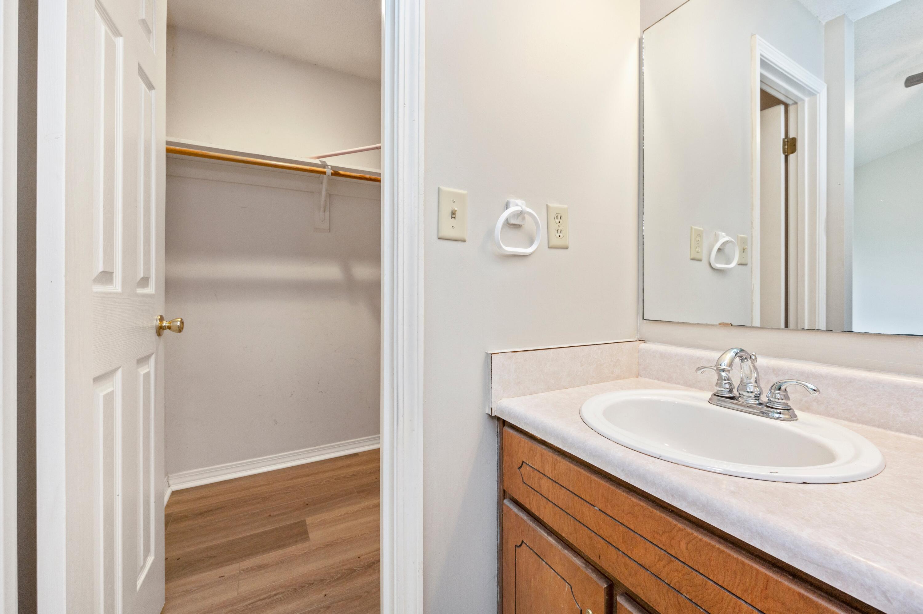 COUNTRYVIEW ESTATES 3RD ADDN - Residential Lease