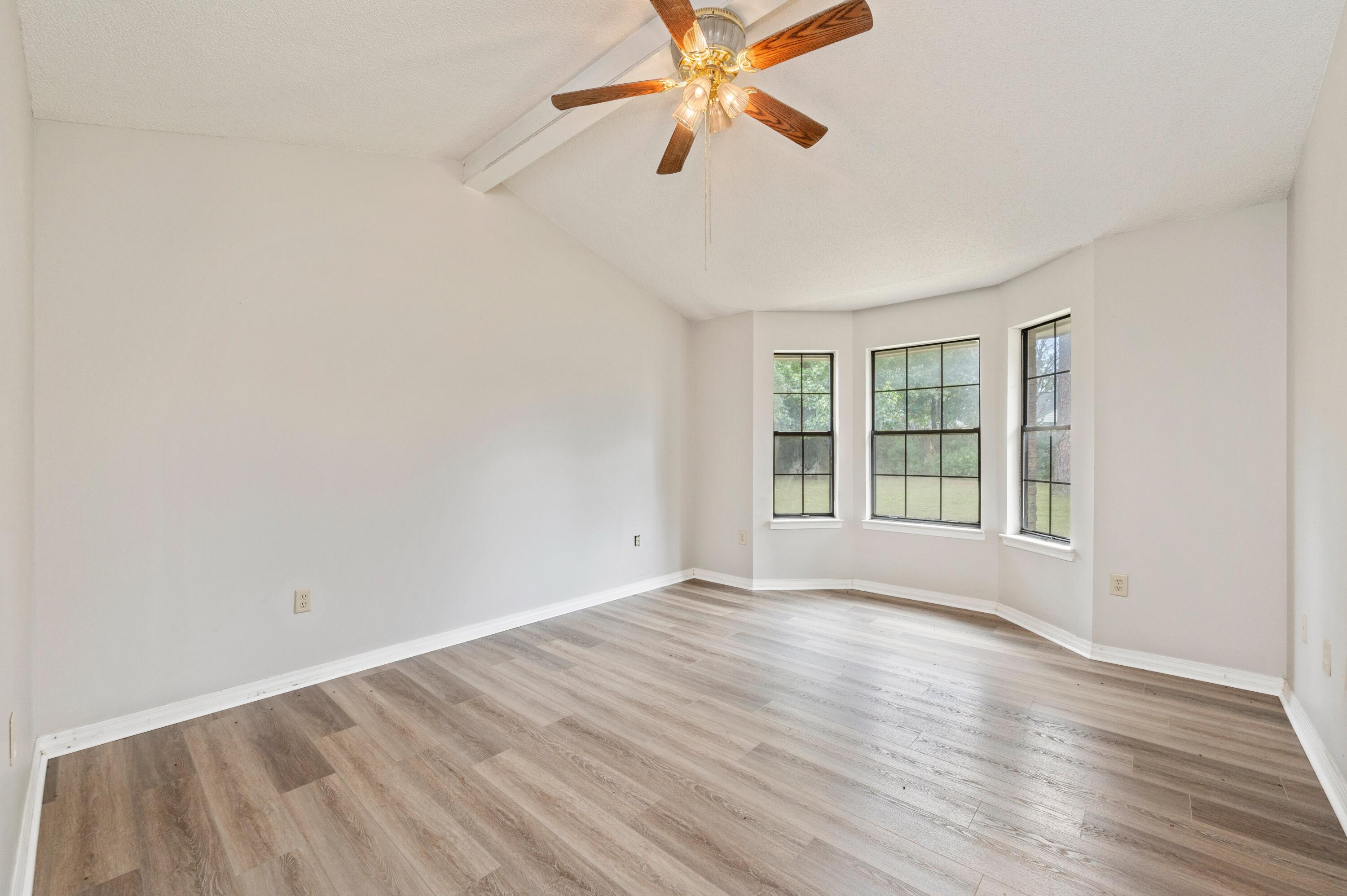 COUNTRYVIEW ESTATES 3RD ADDN - Residential Lease