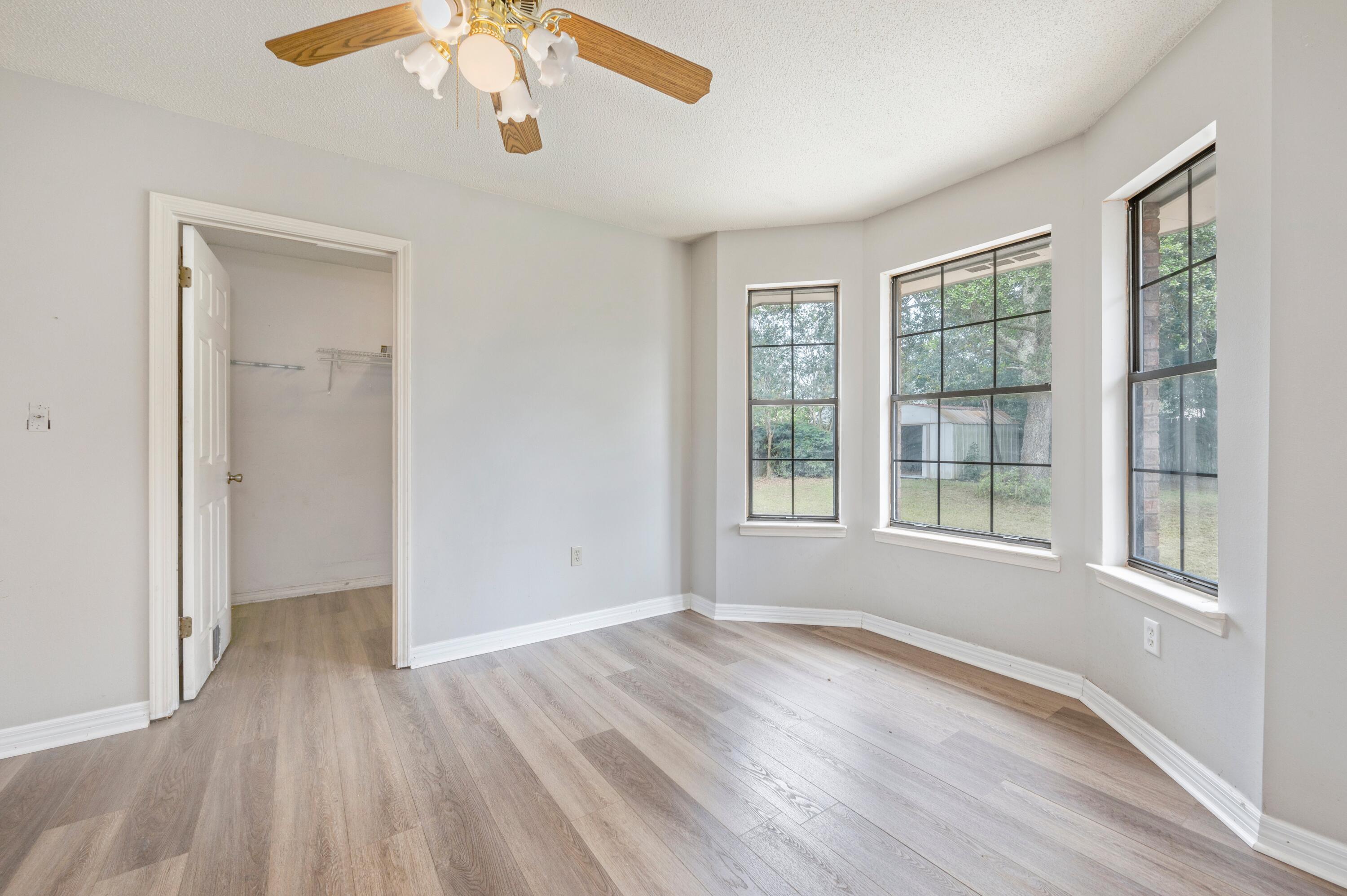 COUNTRYVIEW ESTATES 3RD ADDN - Residential Lease