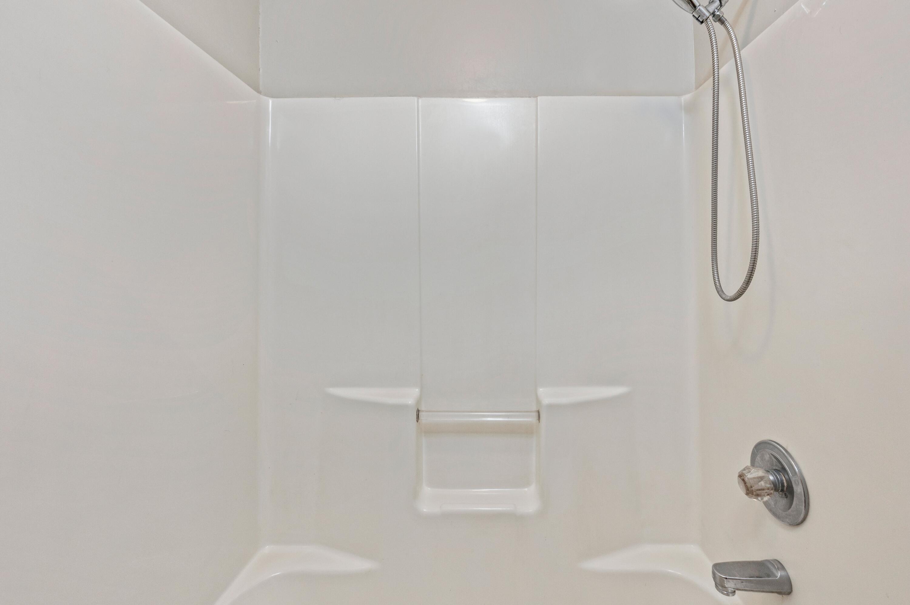 COUNTRYVIEW ESTATES 3RD ADDN - Residential Lease