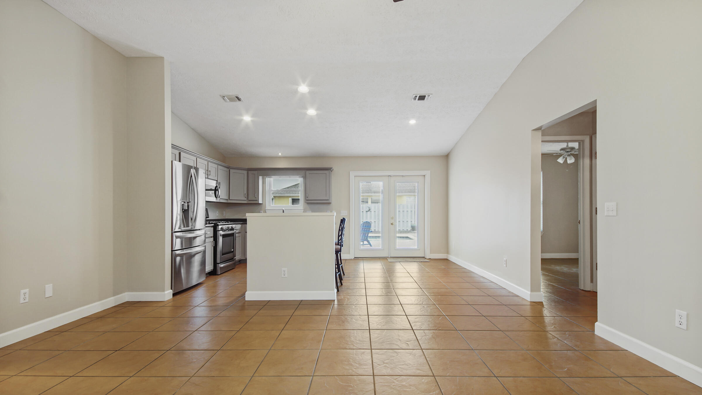 SEACLUSION BEACH - Residential