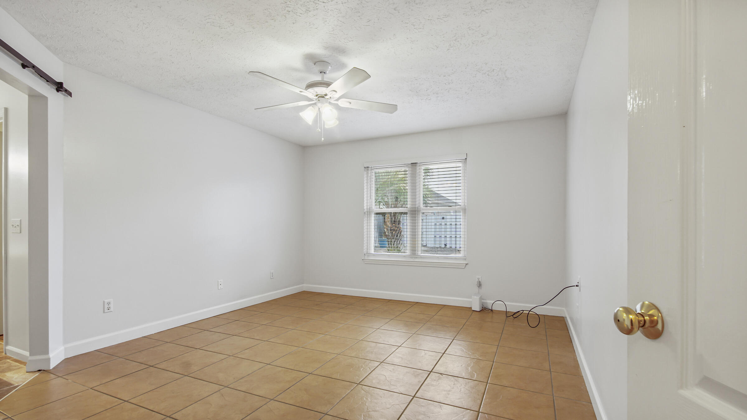 SEACLUSION BEACH - Residential