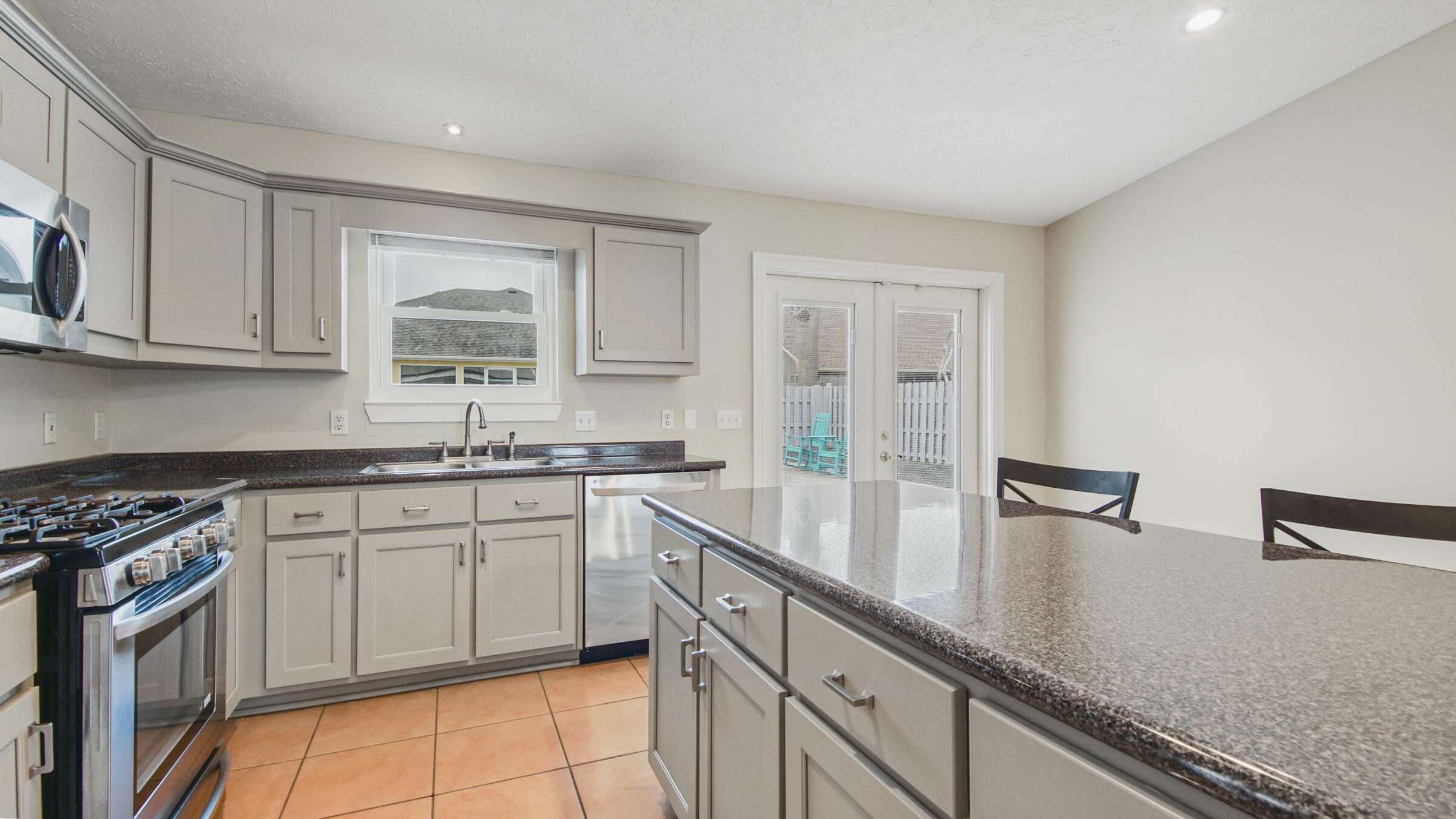 SEACLUSION BEACH - Residential