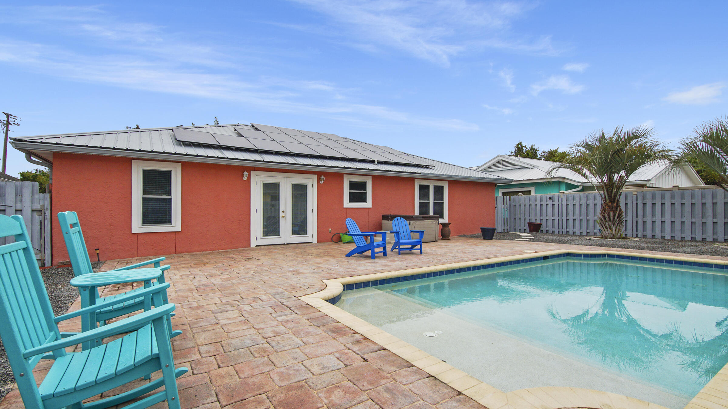 SEACLUSION BEACH - Residential