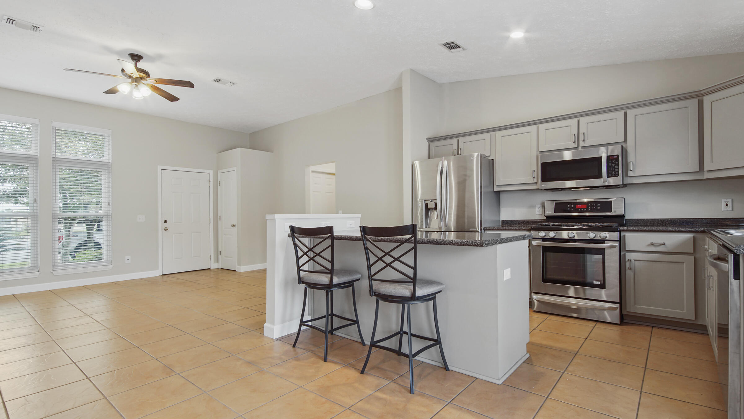 SEACLUSION BEACH - Residential