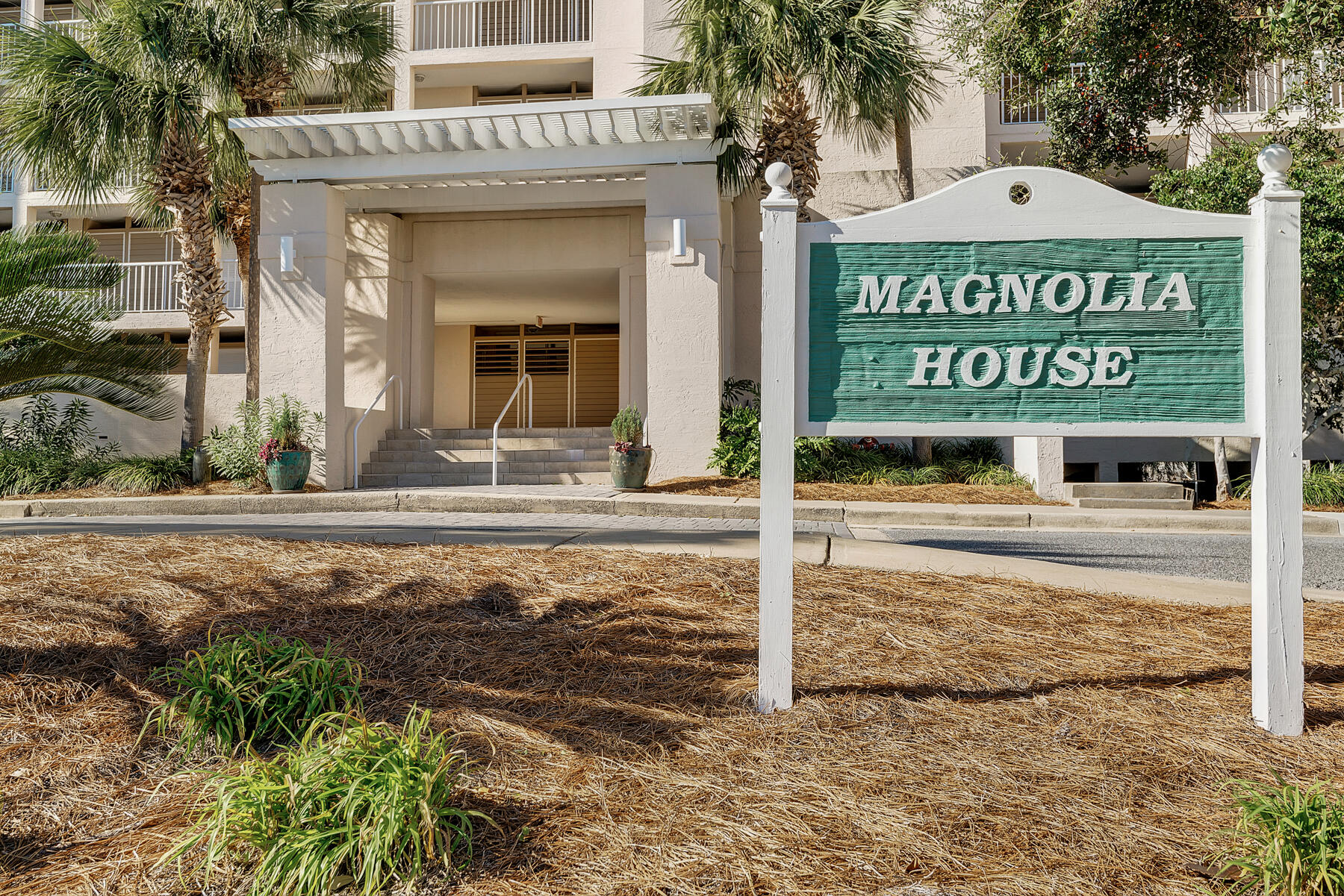 MAGNOLIA HOUSE - Residential