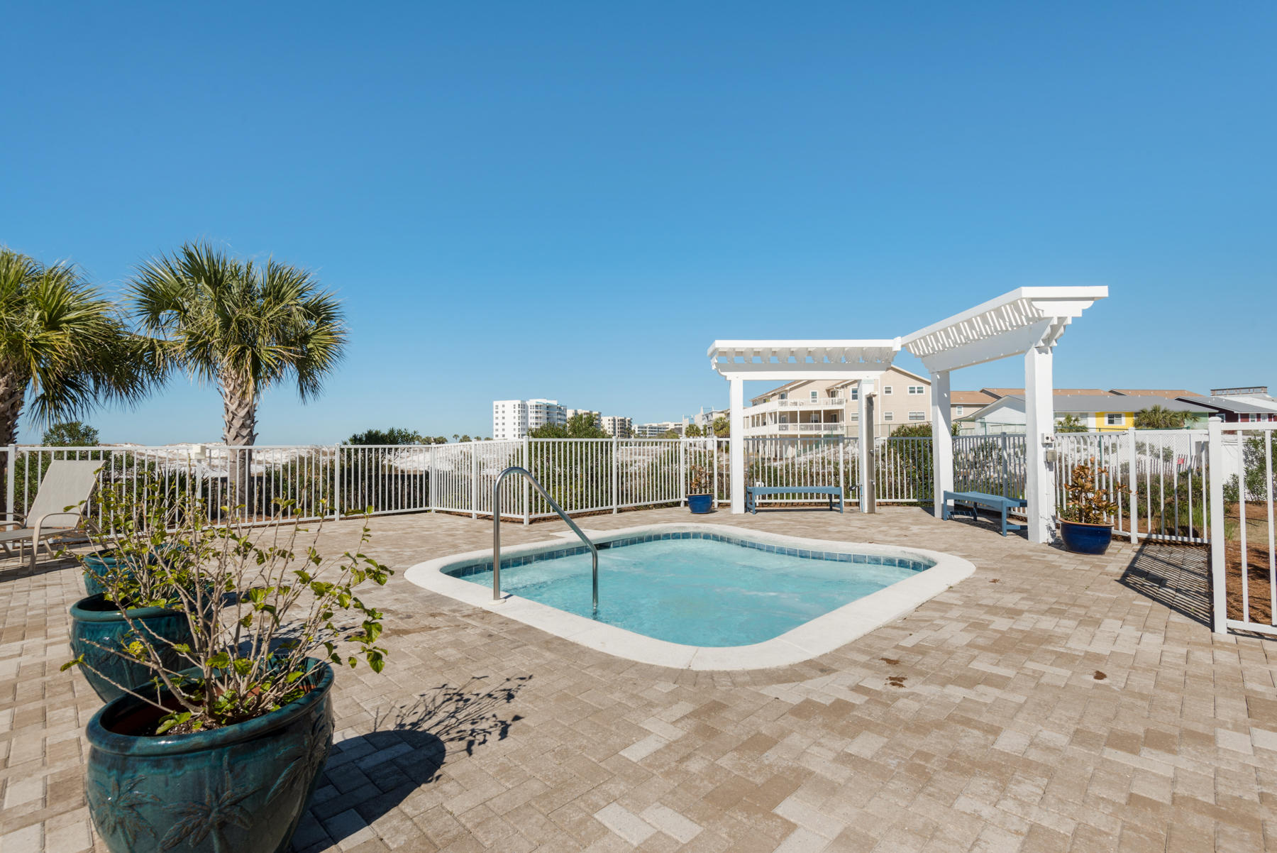 MAGNOLIA HOUSE - Residential