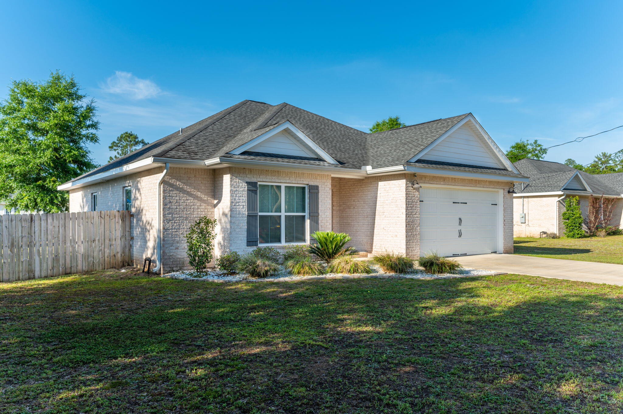 THE PINES - Residential