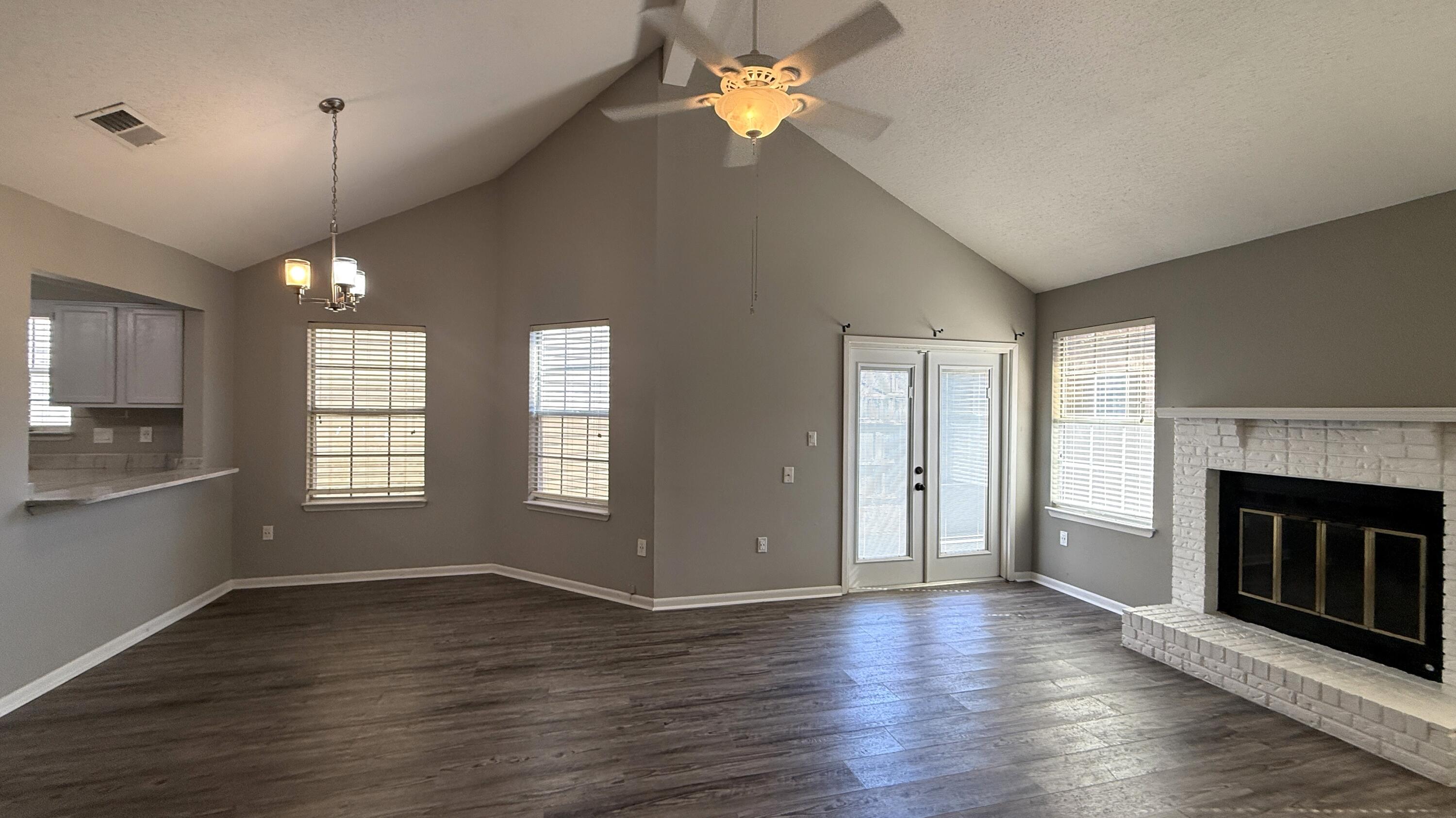 CANTERBURY WOODS - Residential