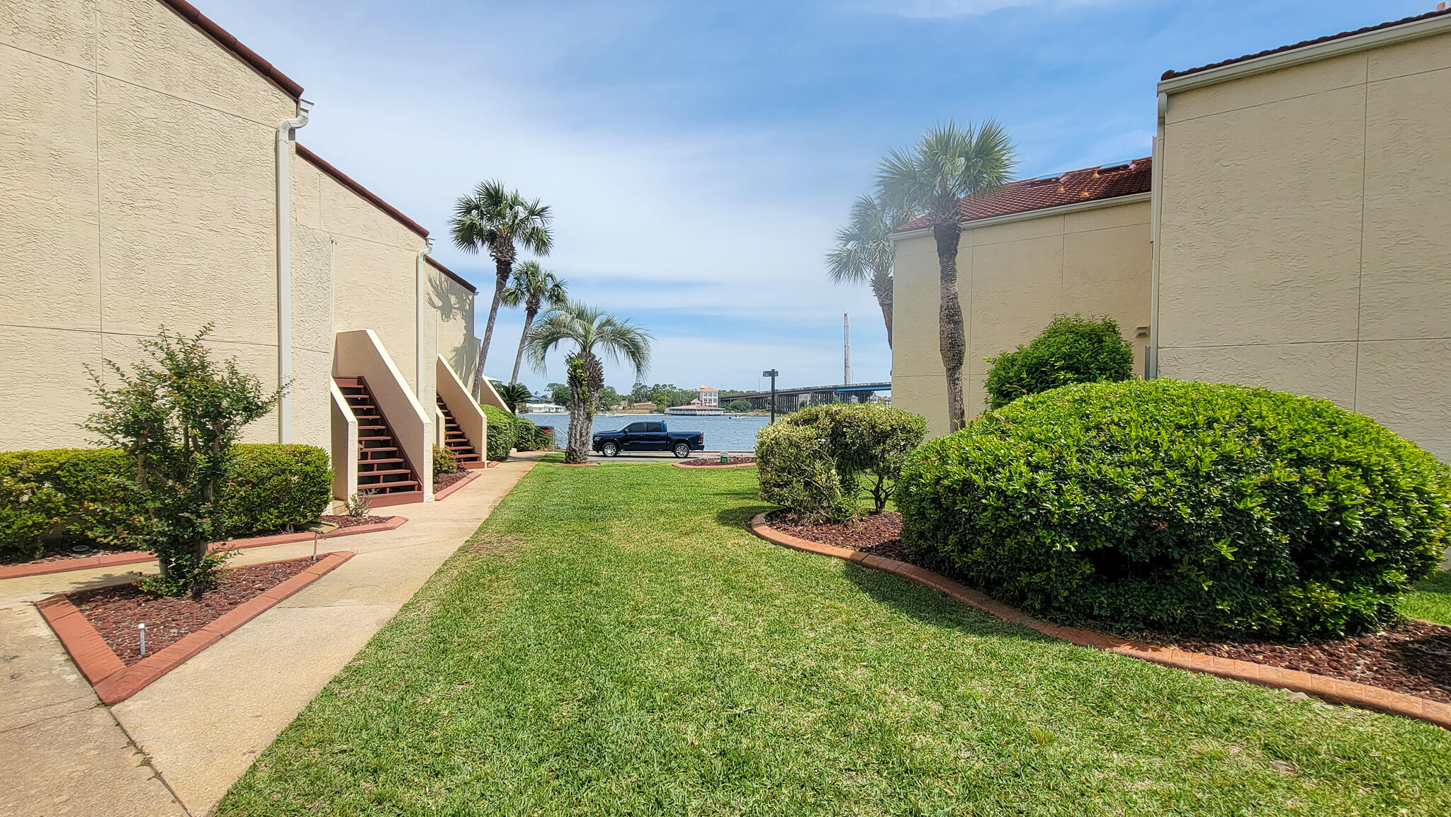 CLIPPER COVE T/H - Residential