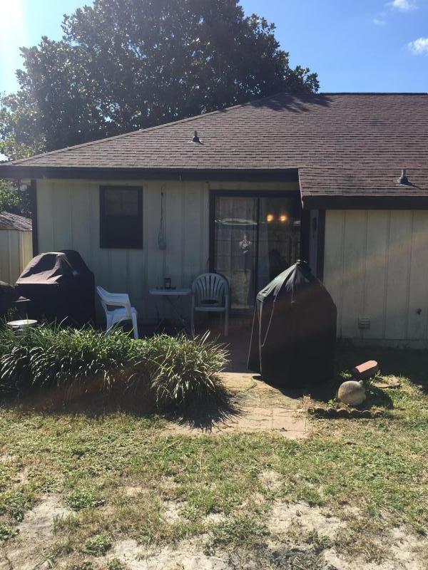 CHATEAU PRES DE LA MER - Residential Lease