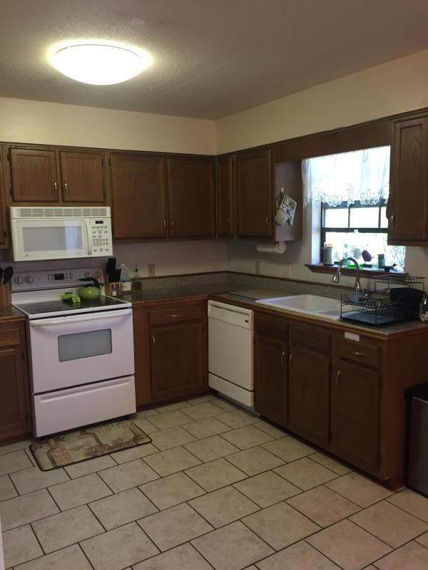 CHATEAU PRES DE LA MER - Residential Lease