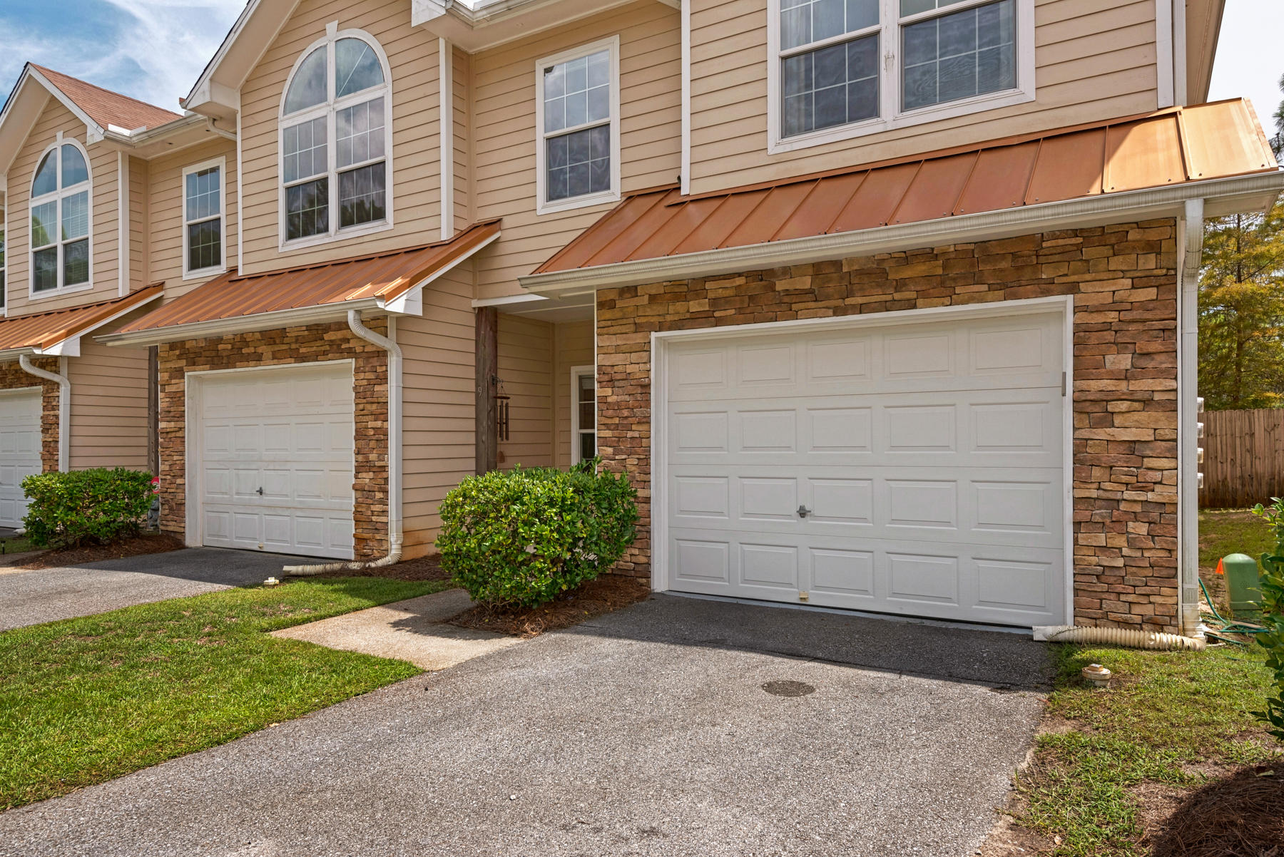 STONEGATE VILLAS - Residential