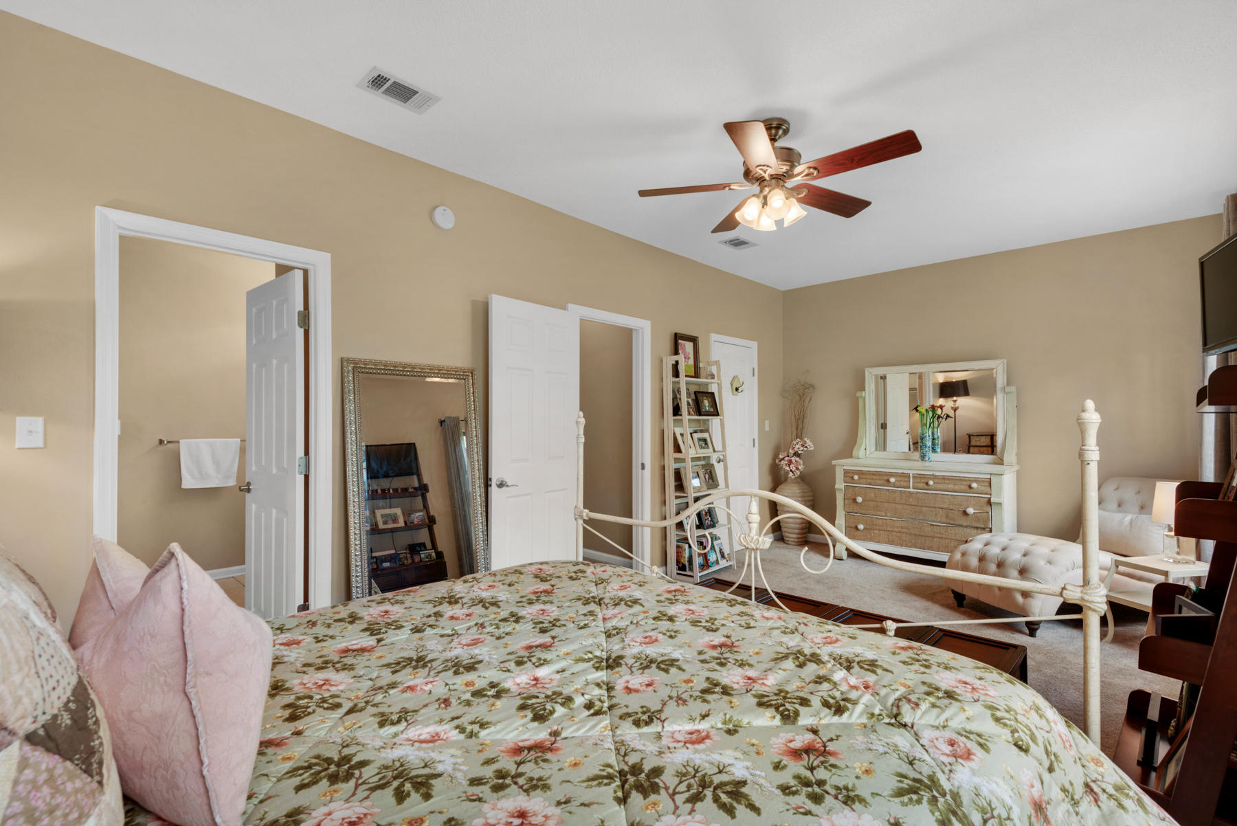 STONEGATE VILLAS - Residential