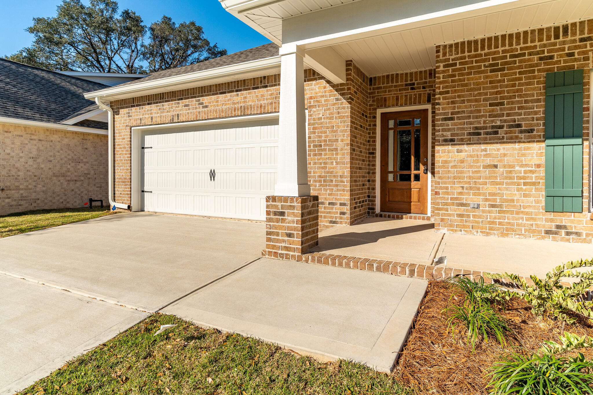 Cedar Ave - Residential