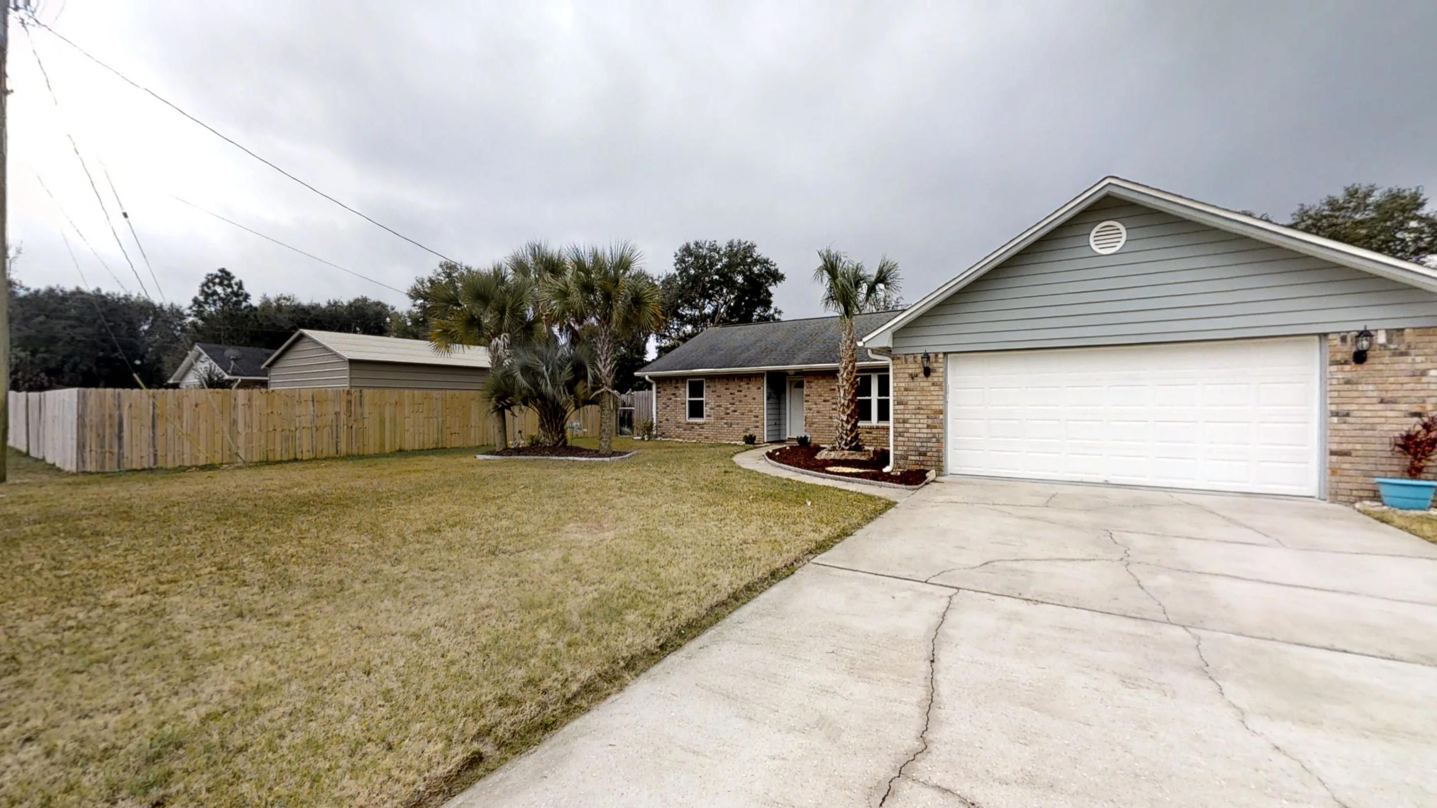 COUNTRY BREEZE ESTATES - Residential