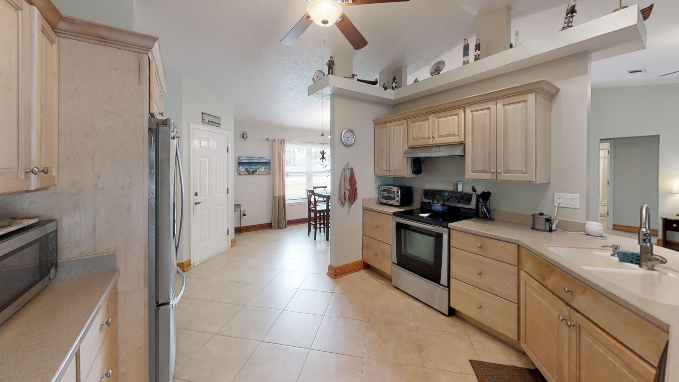 COUNTRY BREEZE ESTATES - Residential