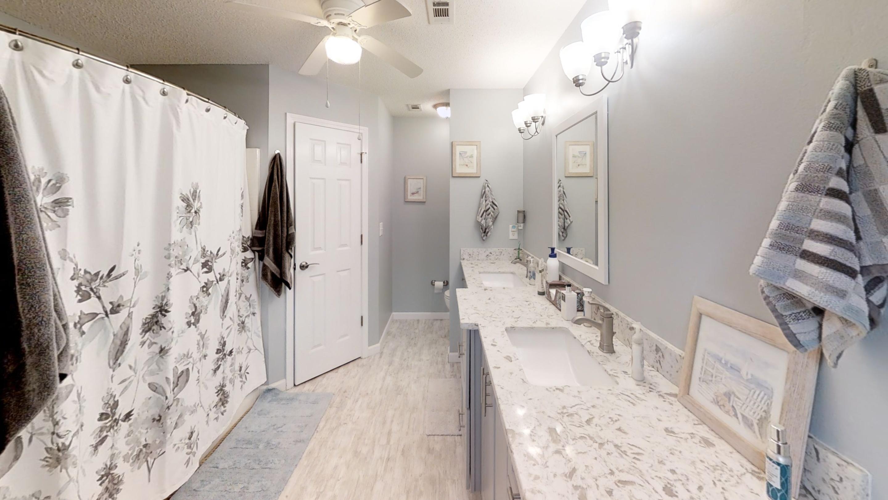 COUNTRY BREEZE ESTATES - Residential