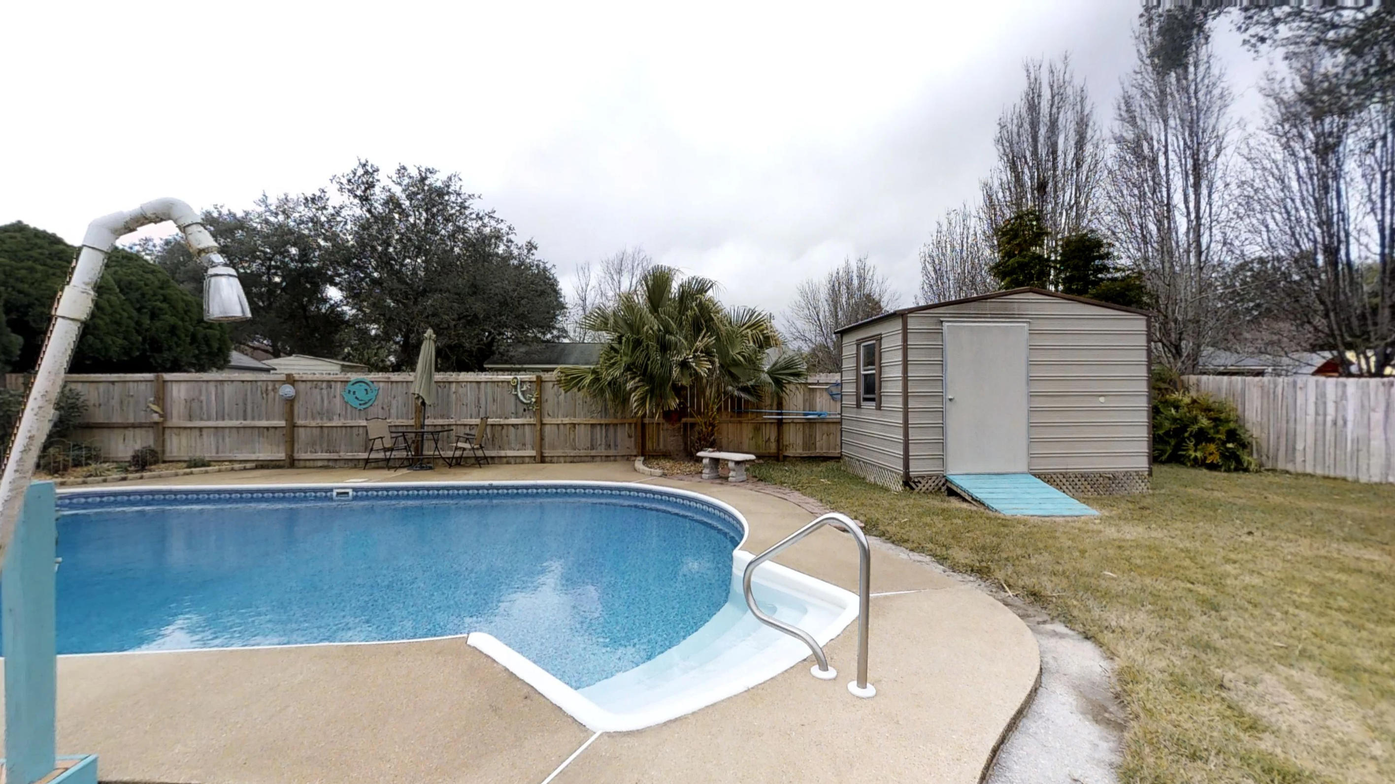 COUNTRY BREEZE ESTATES - Residential