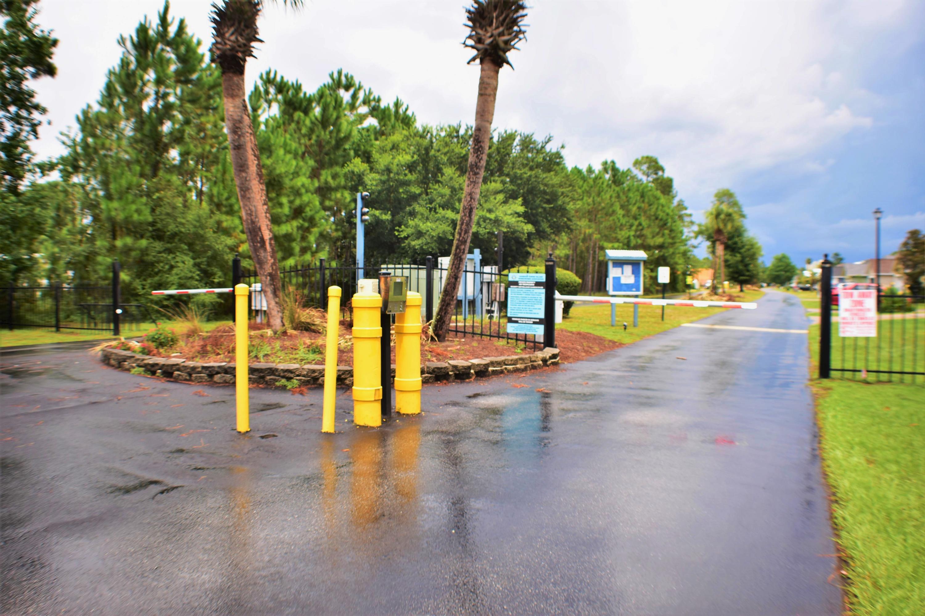 HARBOUR TOWNE - Land