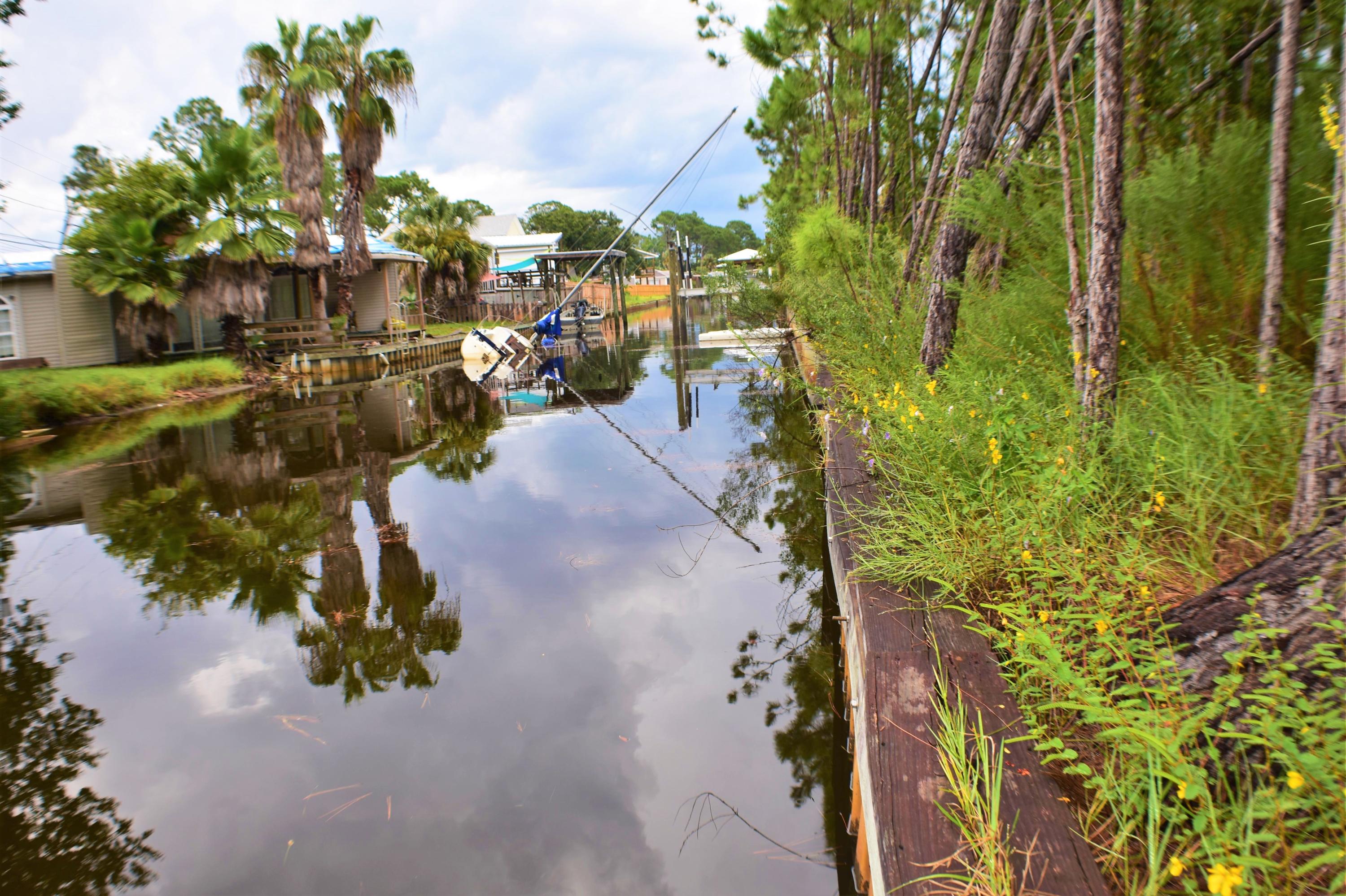 HARBOUR TOWNE - Land