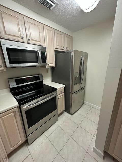 LAKESIDE CONDO AT BLUEWATER BAY - Residential Lease