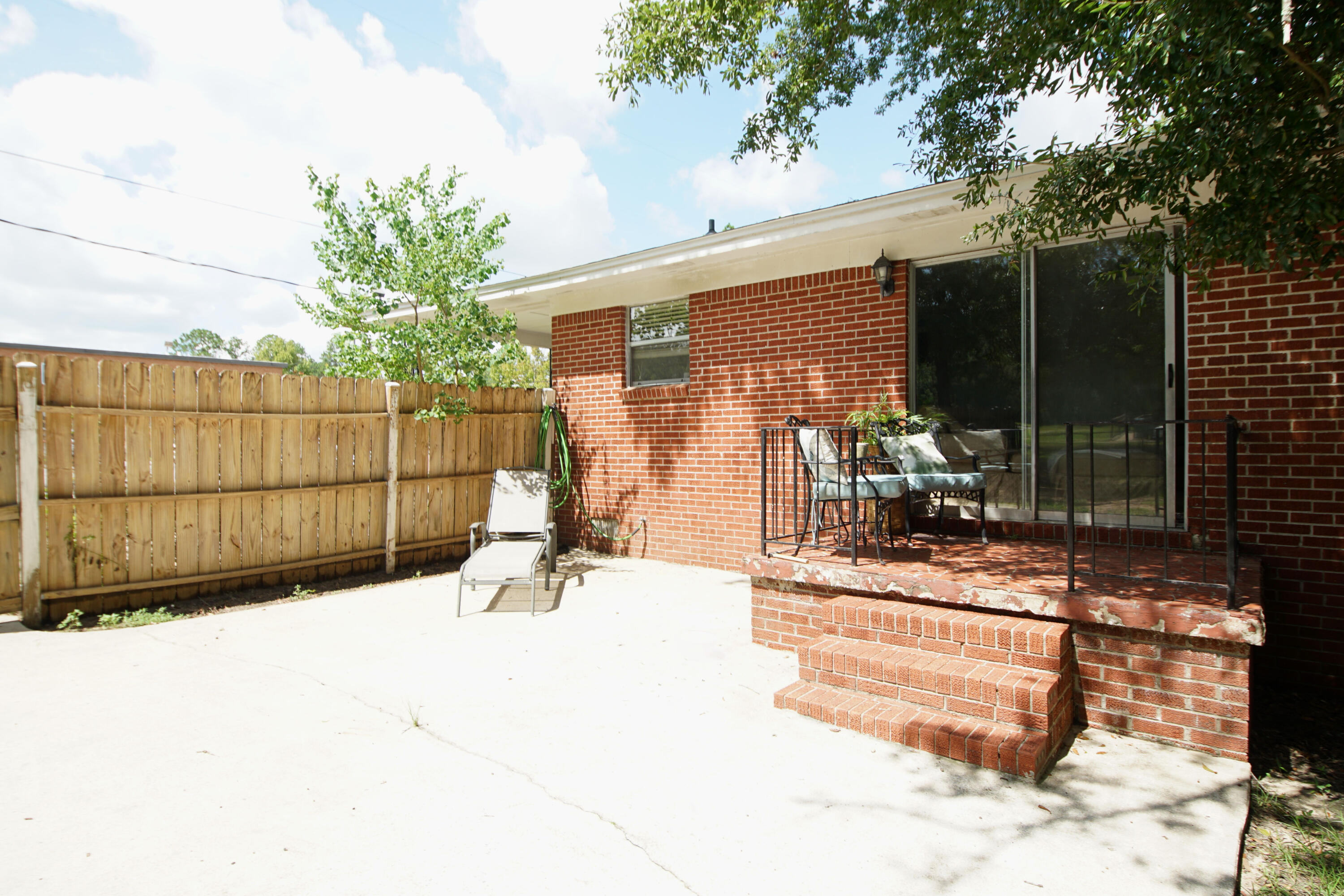 MCLAUGHLIN & HARRIS - Residential