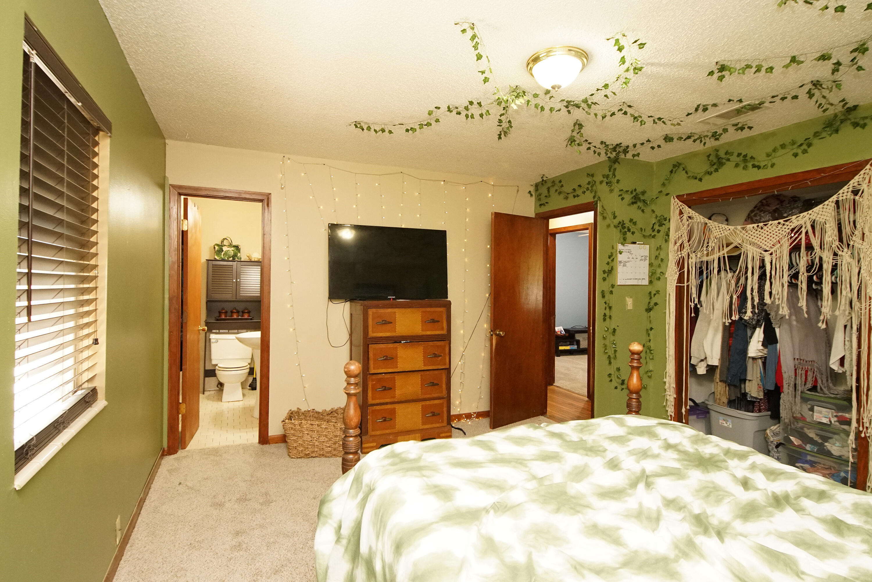 MCLAUGHLIN & HARRIS - Residential